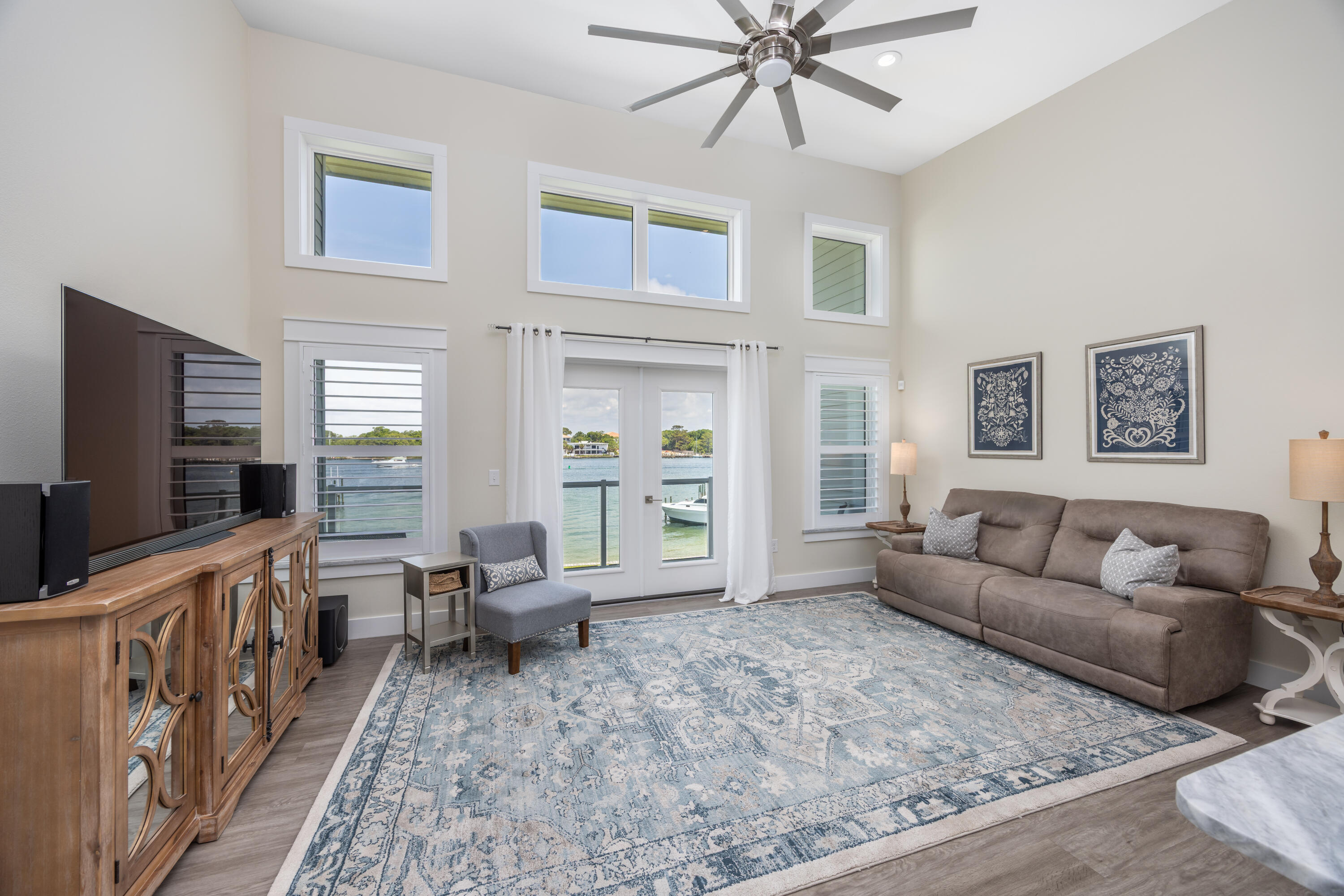 SOUNDSIDE LOFTS - Residential