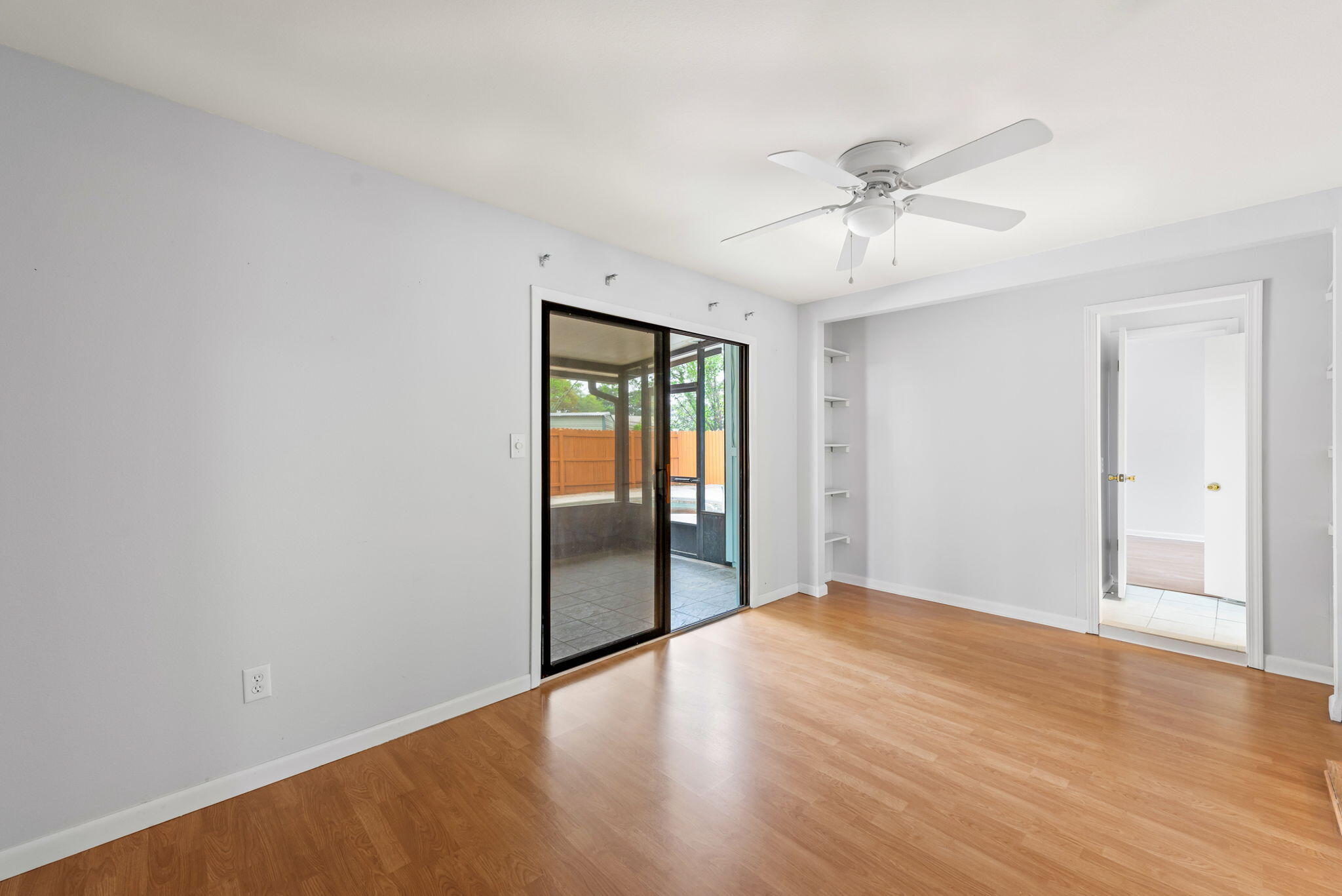 OAK TREE PARK - Residential
