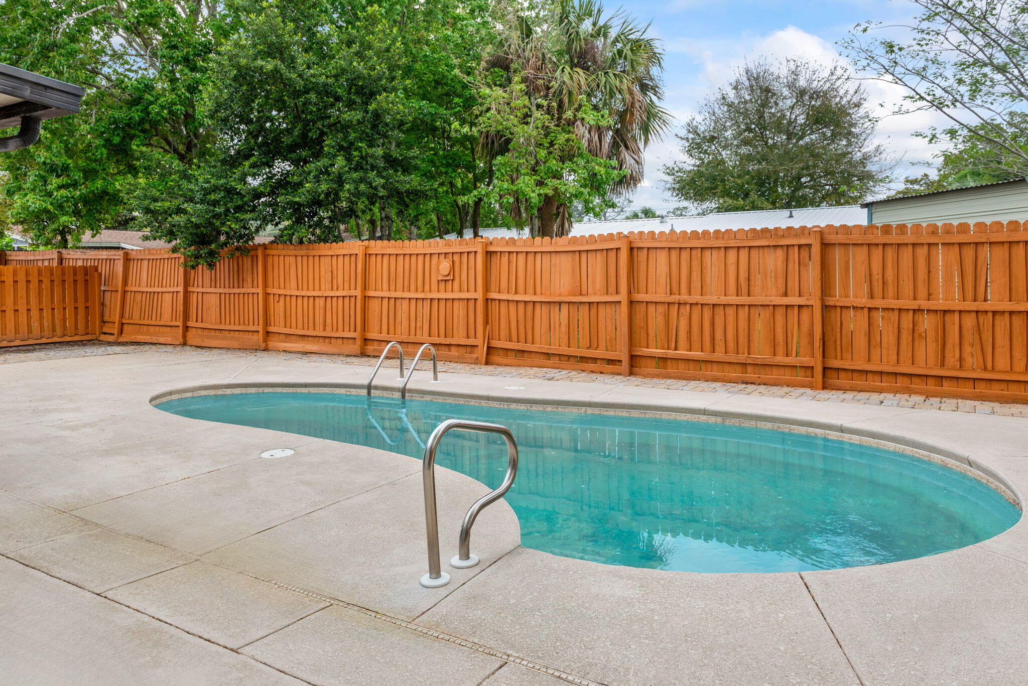 OAK TREE PARK - Residential