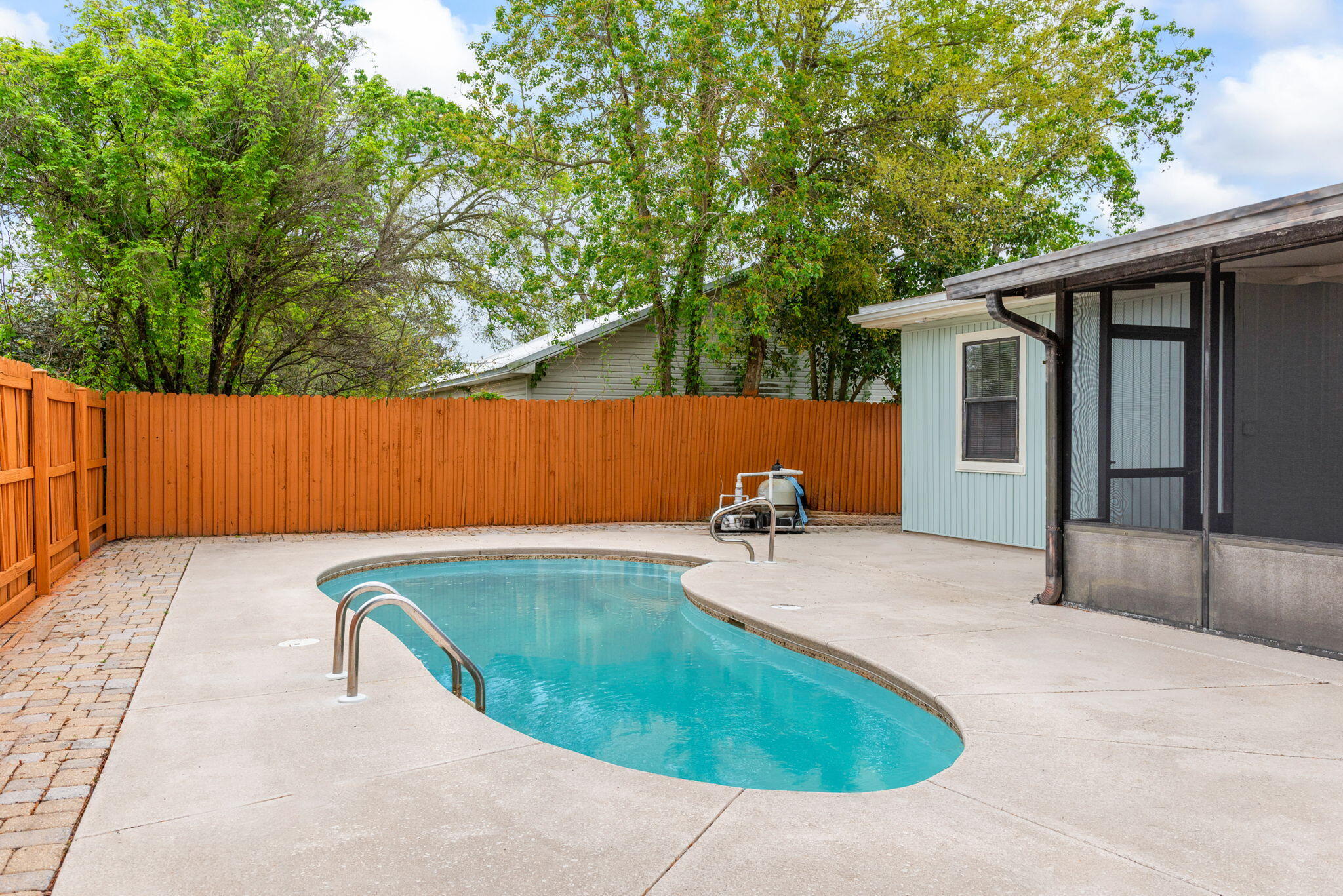 OAK TREE PARK - Residential