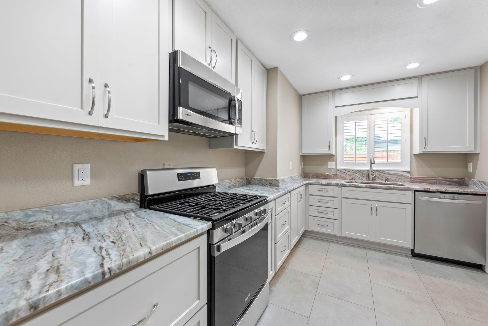 OAK TREE PARK - Residential