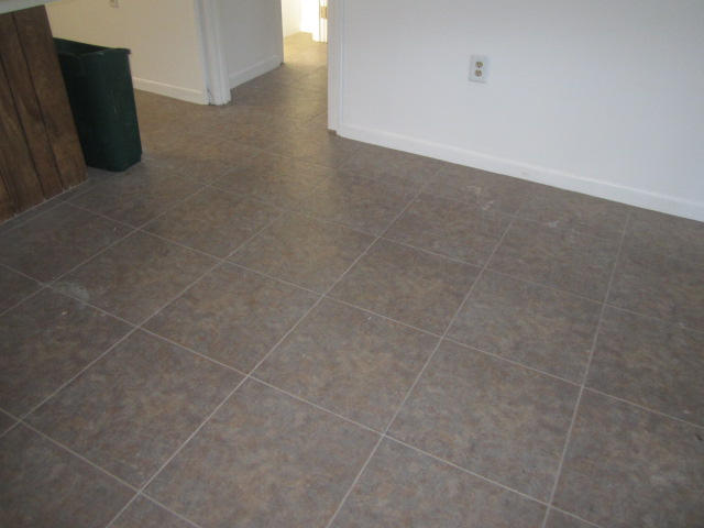 EDGEWATER APT - Residential Lease