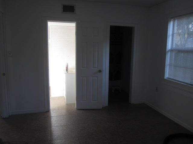 EDGEWATER APT - Residential Lease