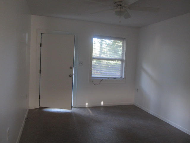 EDGEWATER APT - Residential Lease
