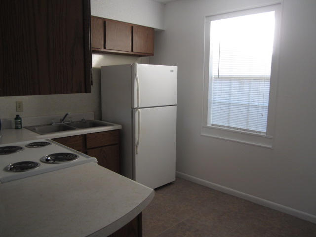 EDGEWATER APT - Residential Lease