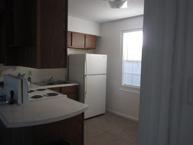 EDGEWATER APT - Residential Lease