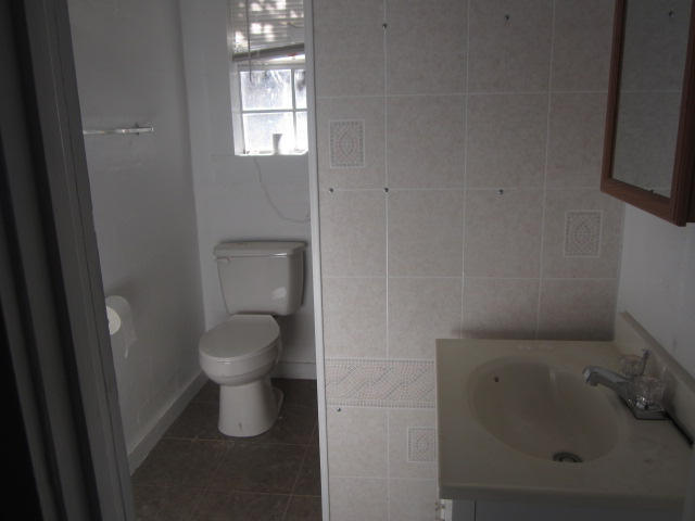 EDGEWATER APT - Residential Lease