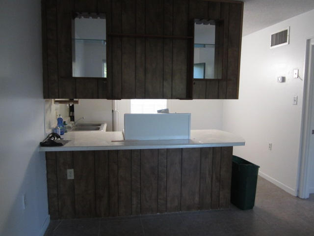 EDGEWATER APT - Residential Lease