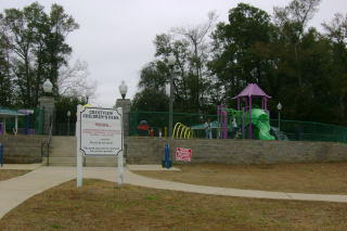 All W OF POND CREEK IN NE 1/4 OF NE 1/4 as db 11-423 & db 40 692 - Land