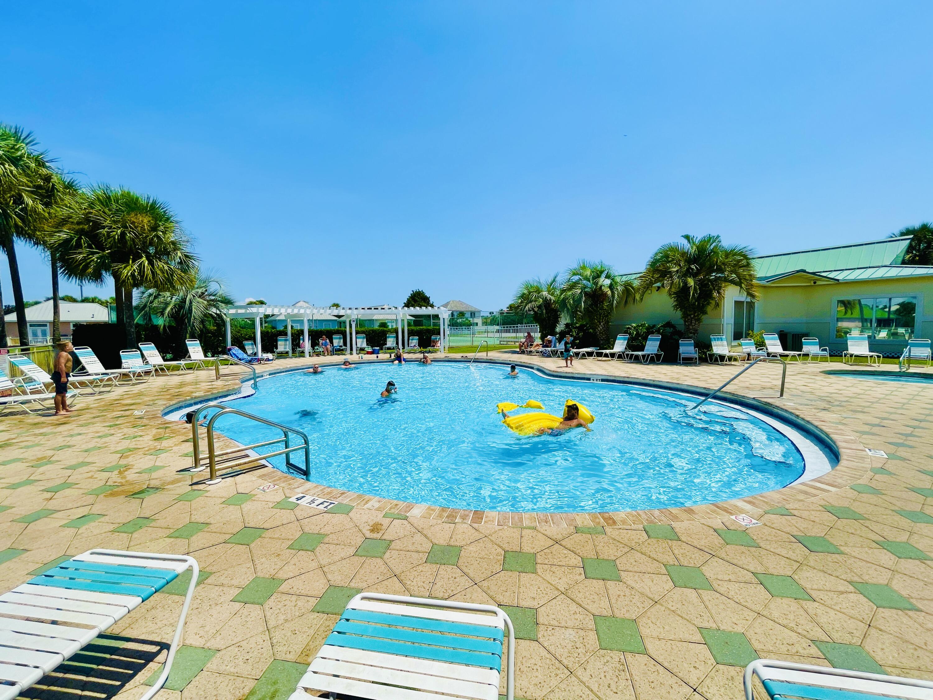 MARAVILLA CONDO 2 - Residential