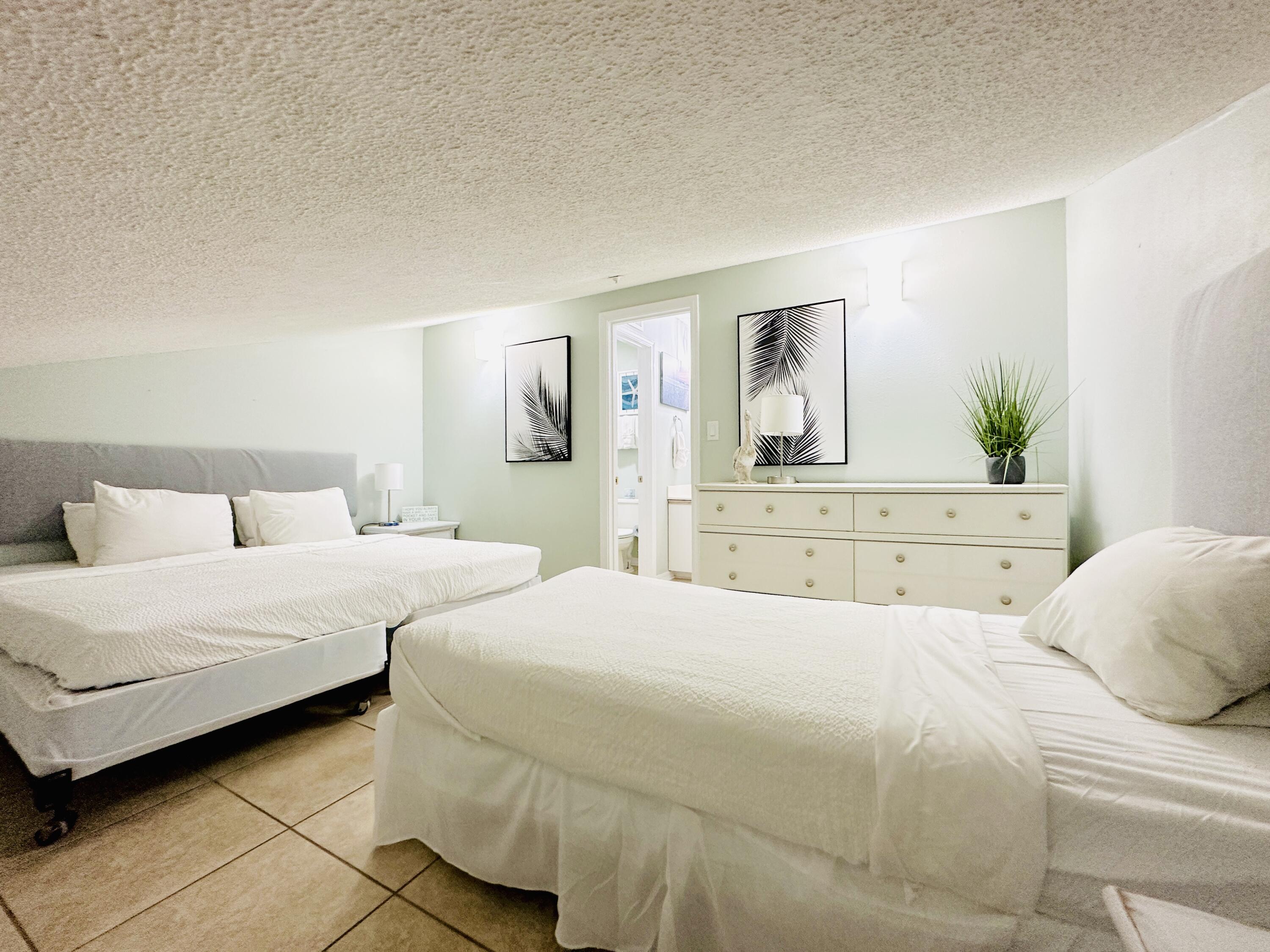 MARAVILLA CONDO 2 - Residential