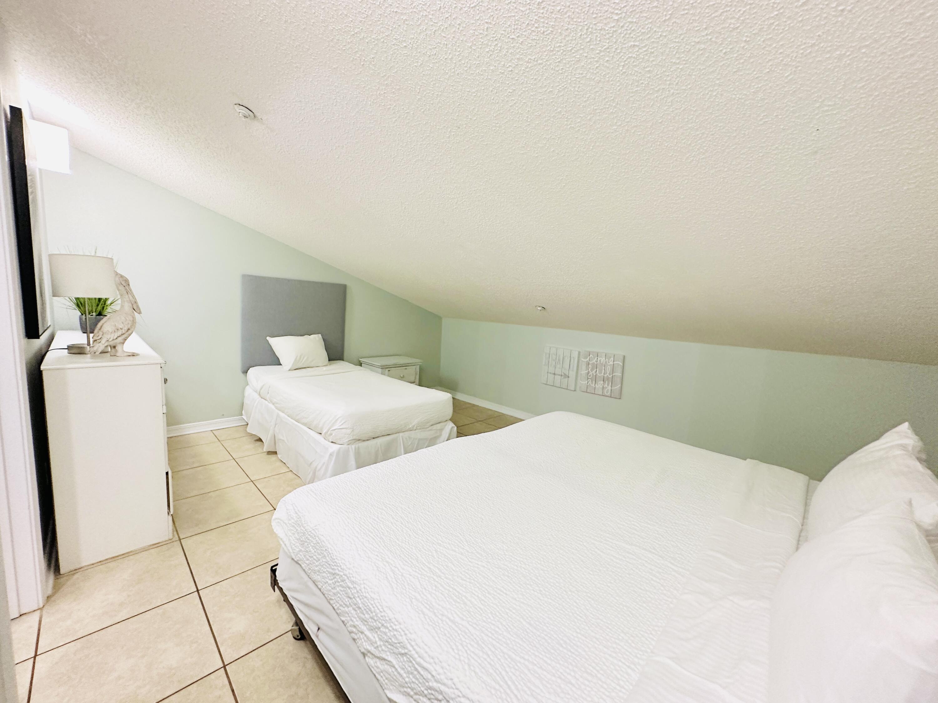 MARAVILLA CONDO 2 - Residential