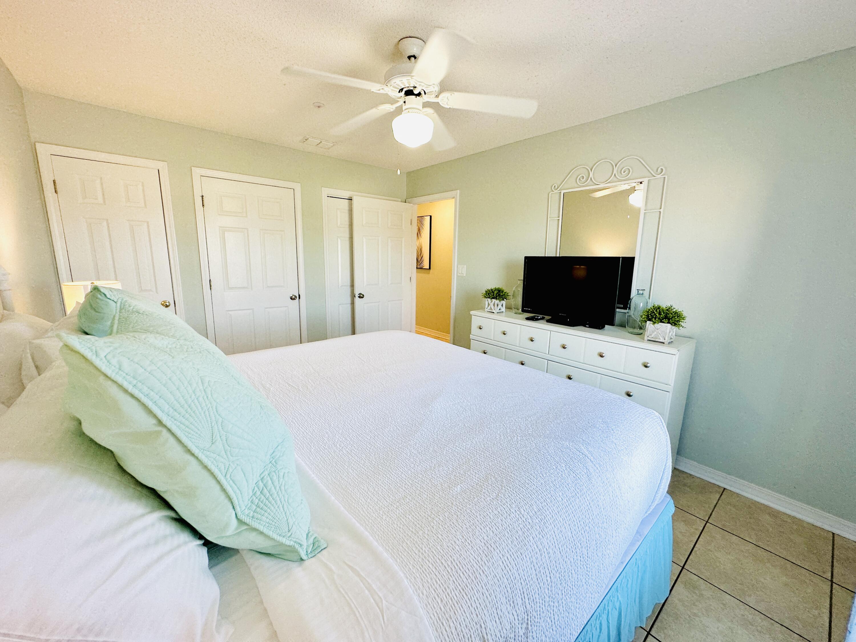 MARAVILLA CONDO 2 - Residential