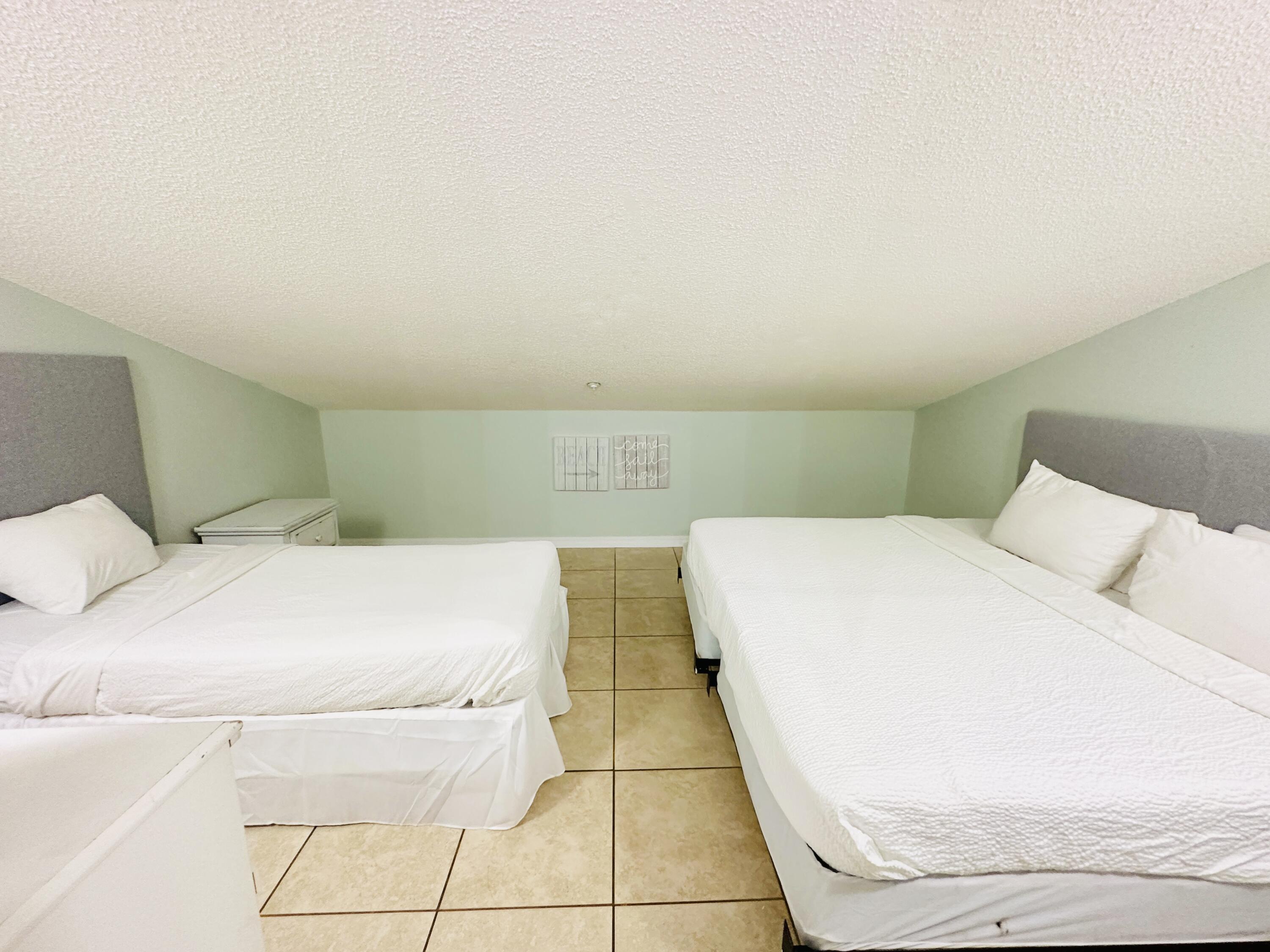 MARAVILLA CONDO 2 - Residential