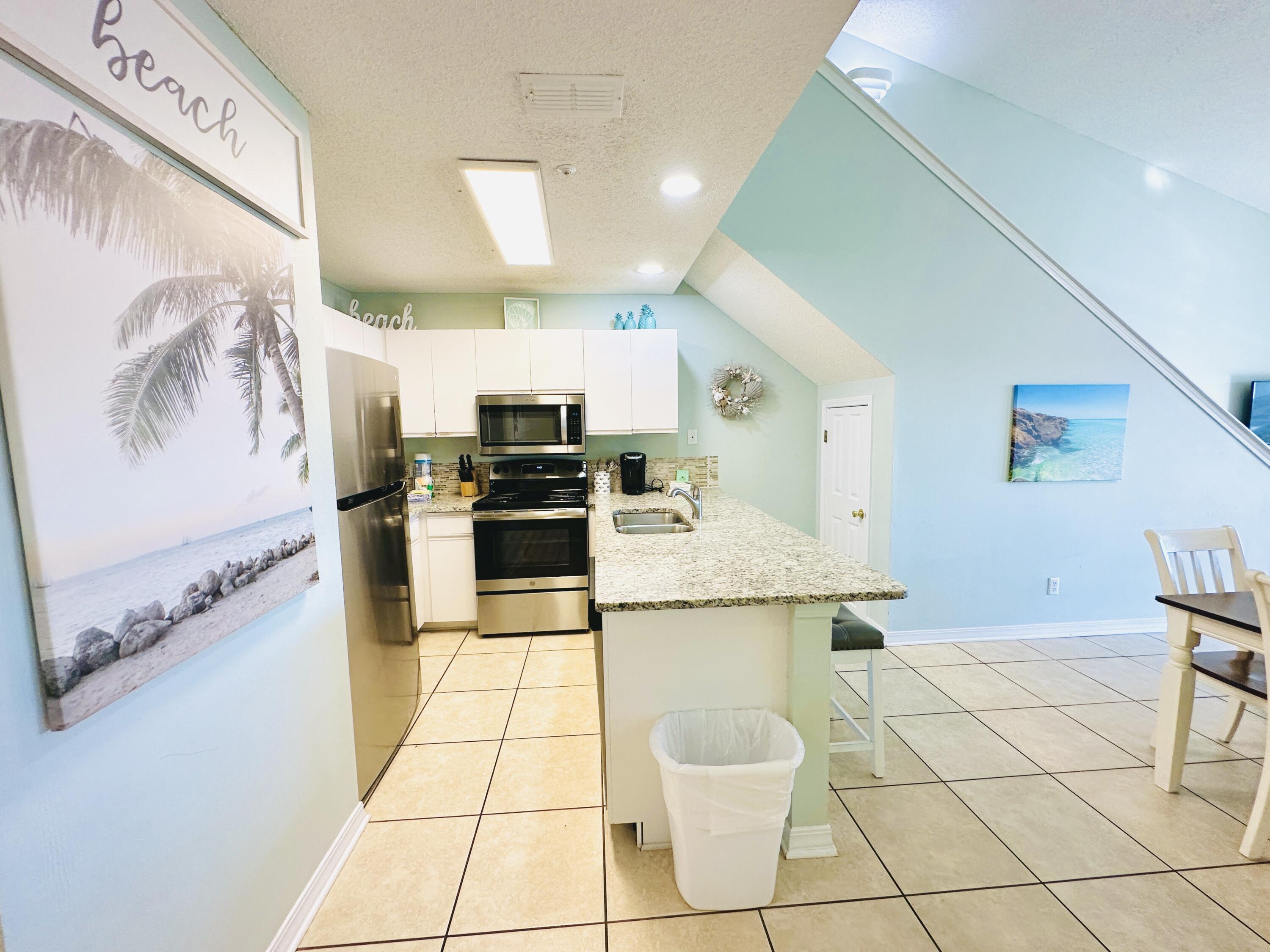 MARAVILLA CONDO 2 - Residential