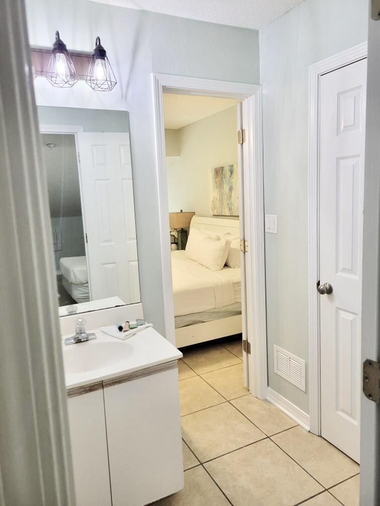 MARAVILLA CONDO 2 - Residential