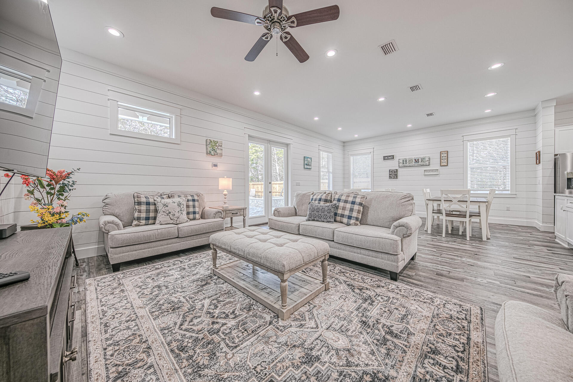 FRANGISTA BEACH 1ST ADDN - Residential