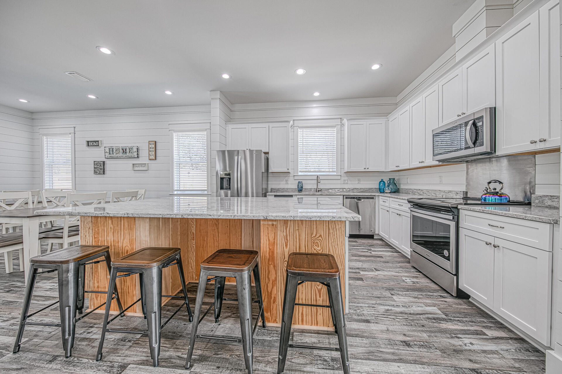 FRANGISTA BEACH 1ST ADDN - Residential