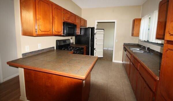 NORTHVIEW ESTATES 3RD ADDN - Residential