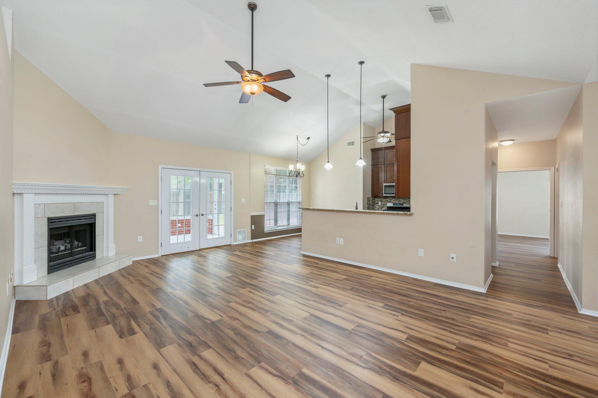 PARKWOOD ESTATES PH 7 - Residential Lease