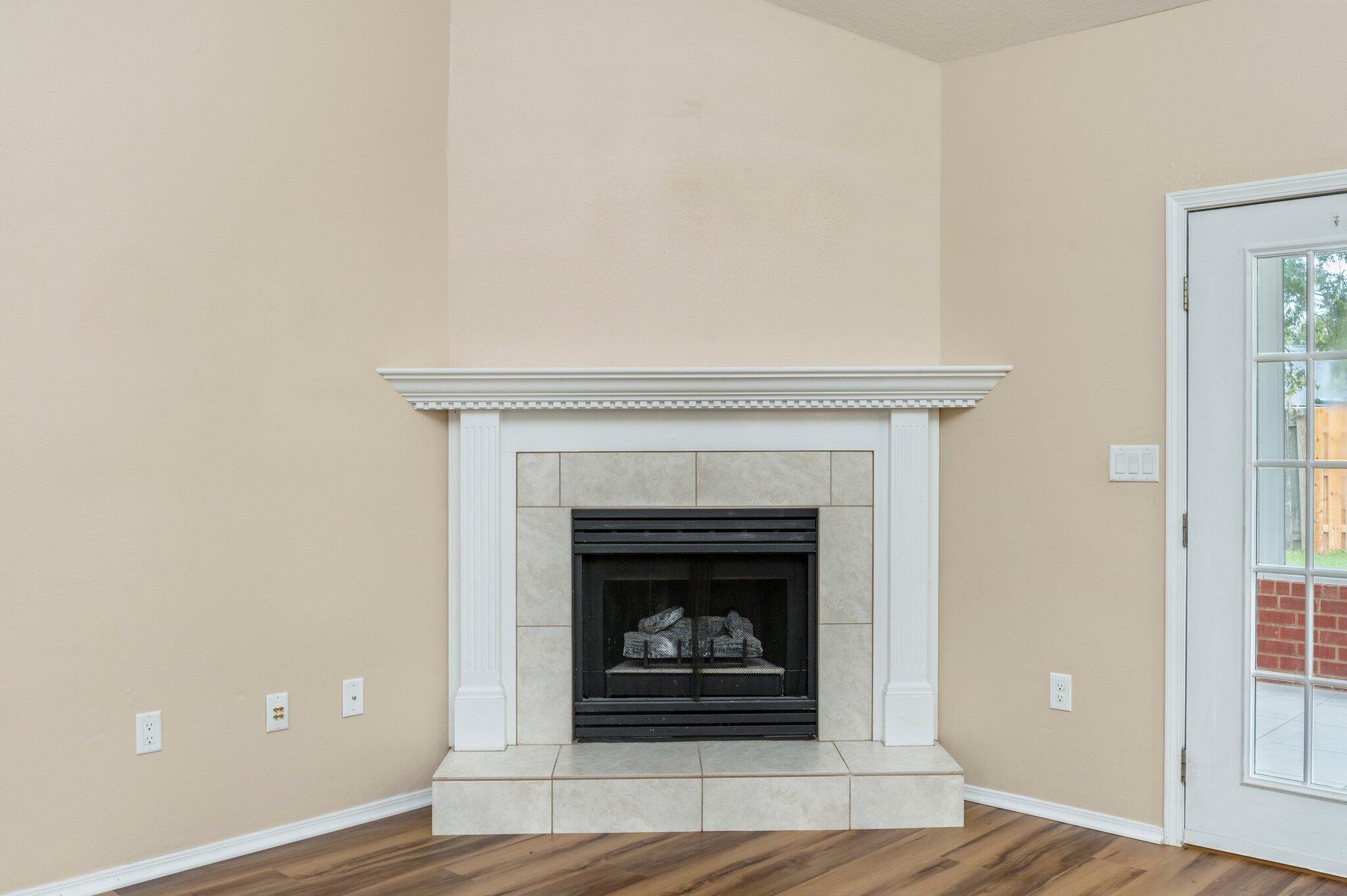 PARKWOOD ESTATES PH 7 - Residential Lease