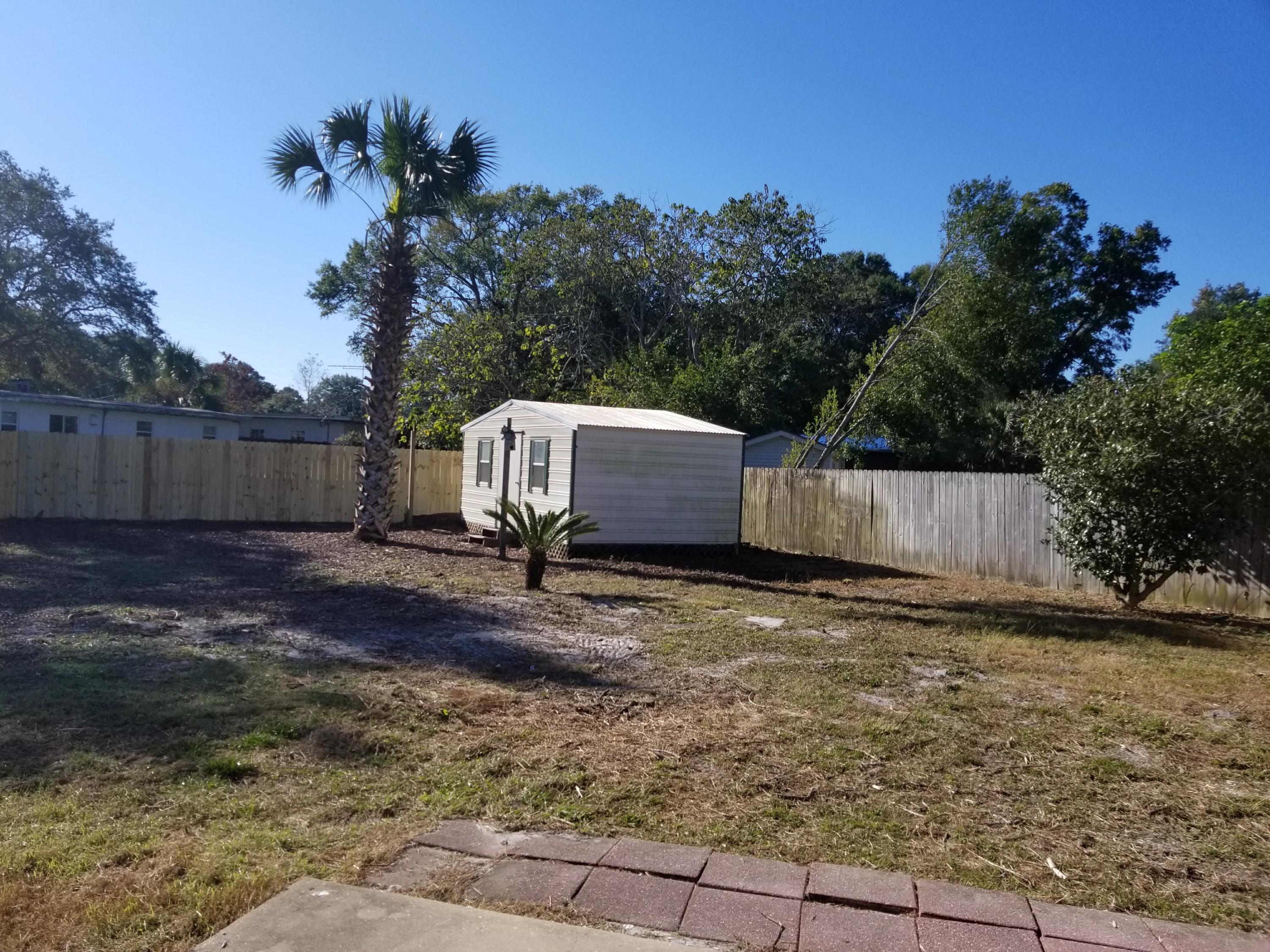 ELLIOTTS POINT - Residential Lease