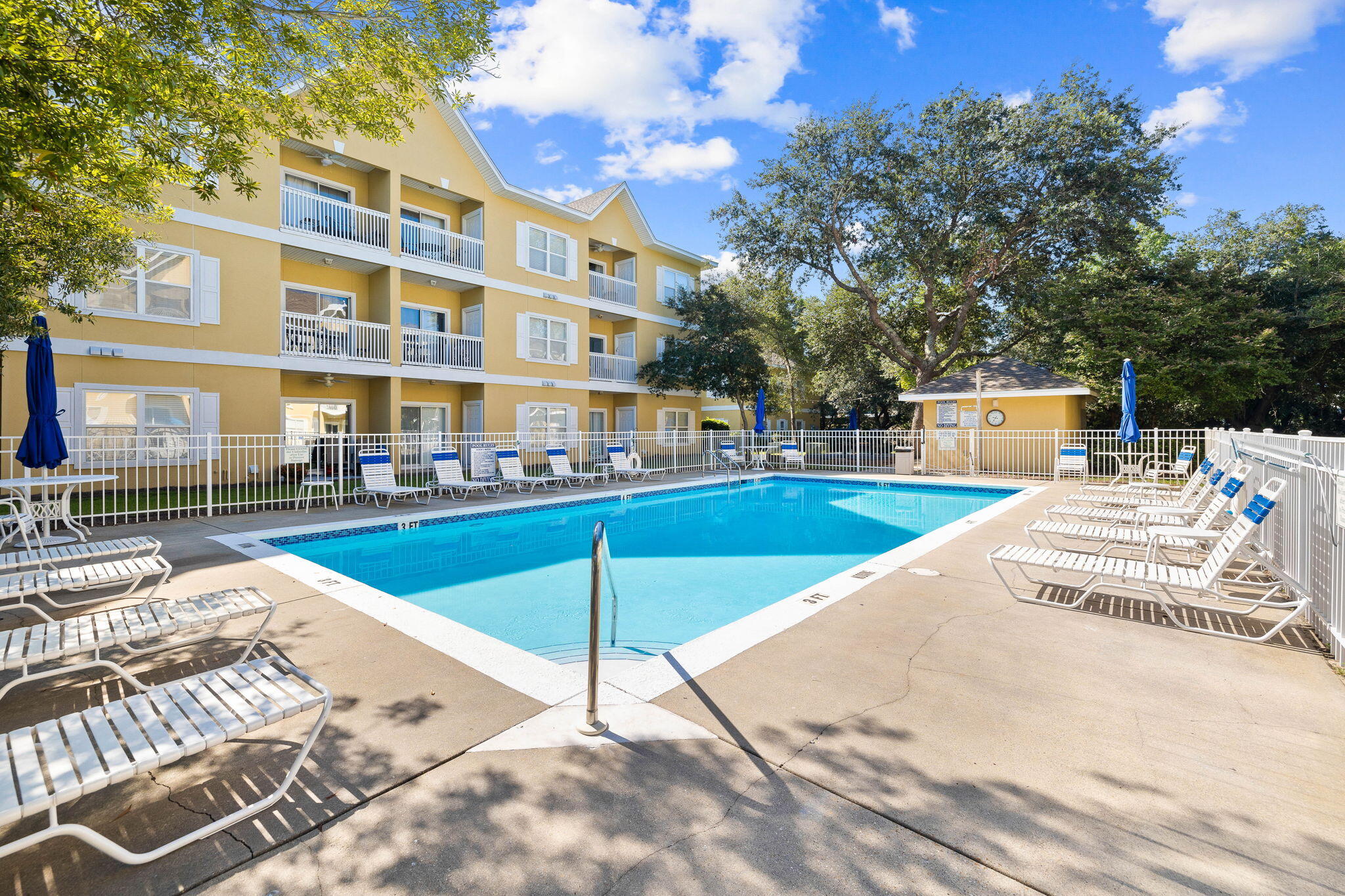 HERON'S WATCH CONDO PH 1 - Residential