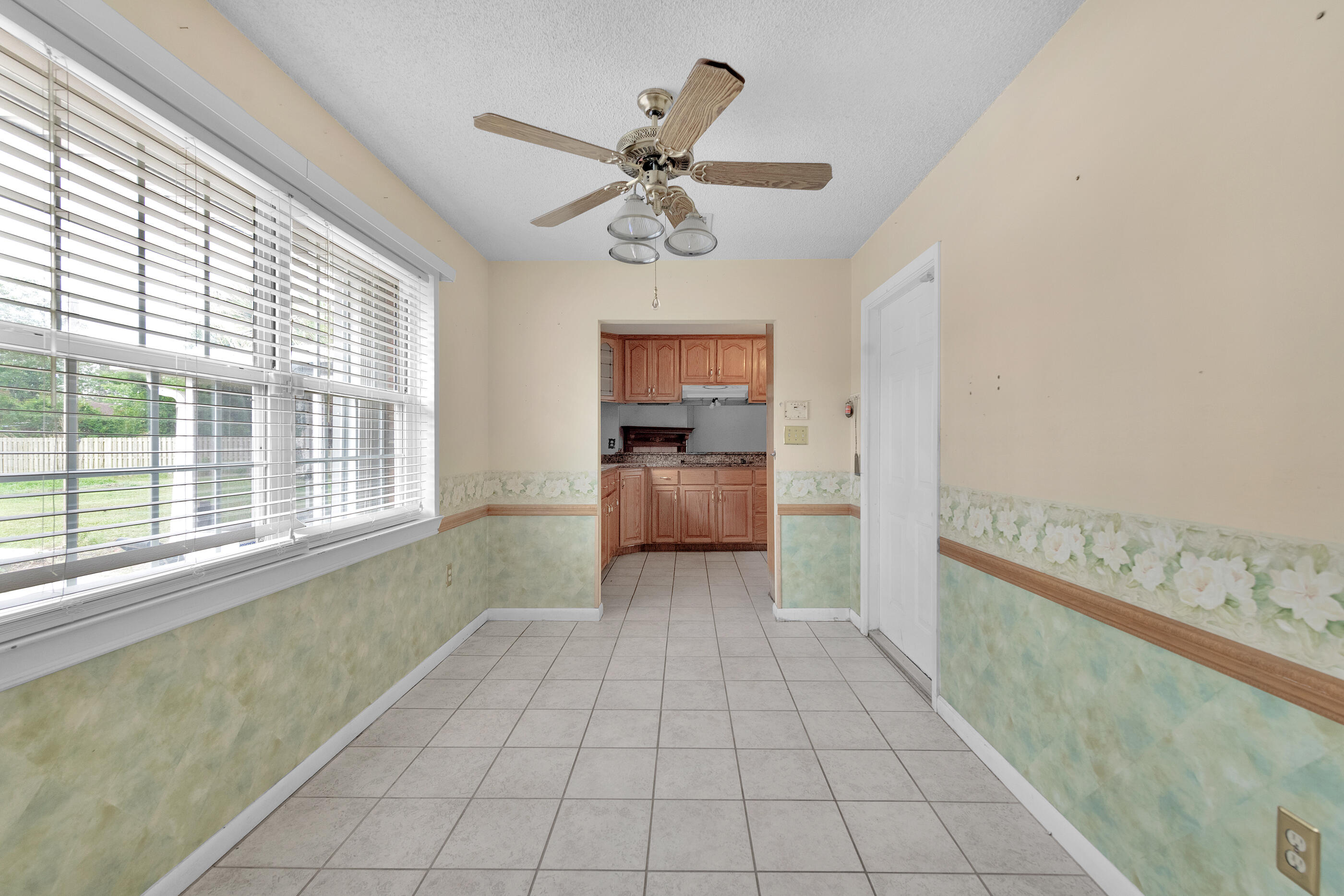 HOLLEY BY THE SEA - Residential