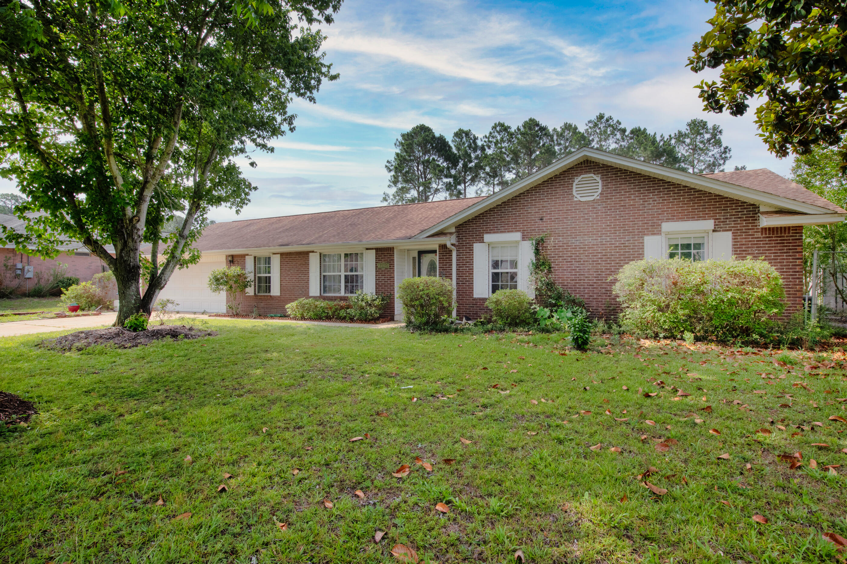 HOLLEY BY THE SEA - Residential