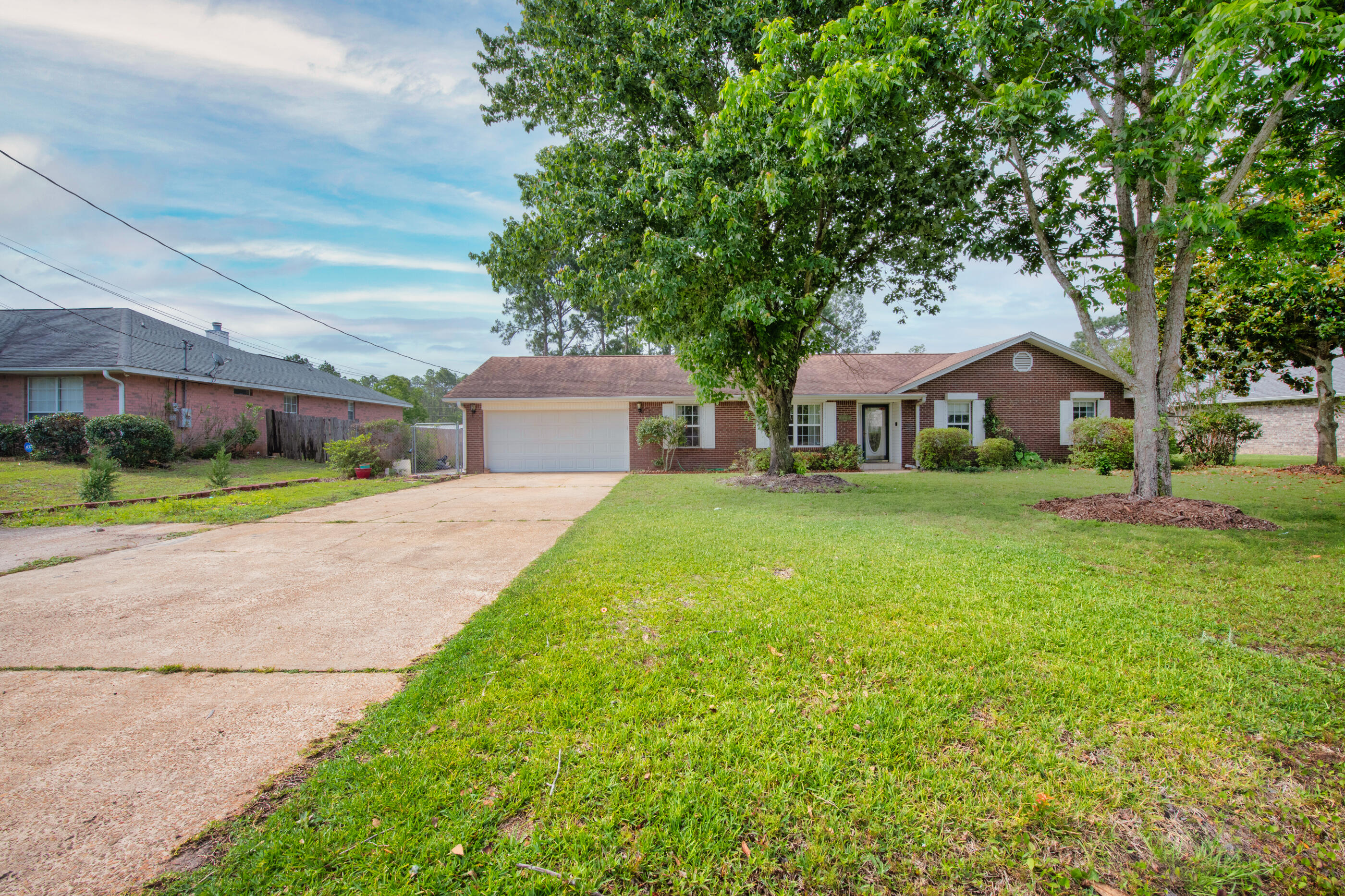 HOLLEY BY THE SEA - Residential