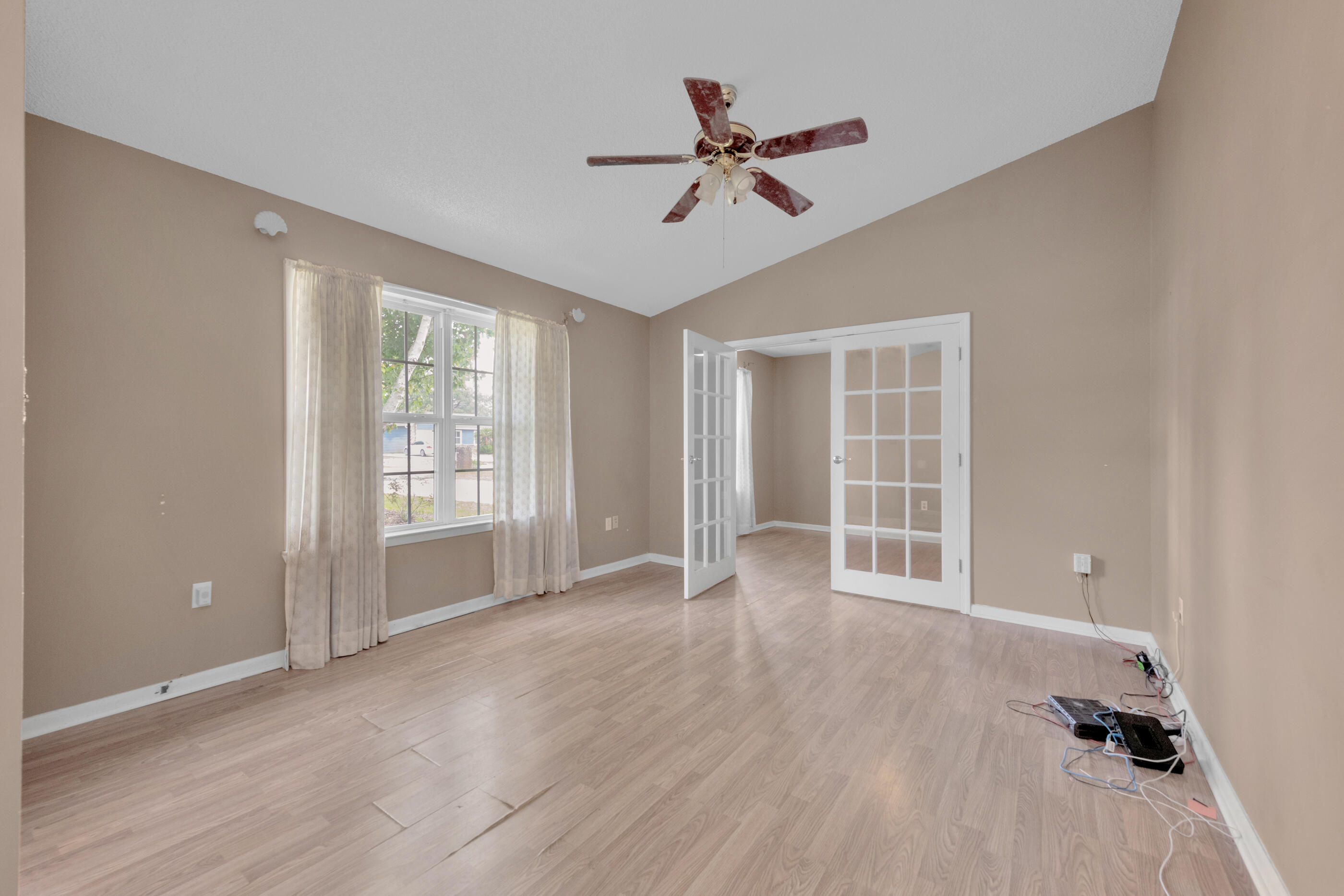 HOLLEY BY THE SEA - Residential