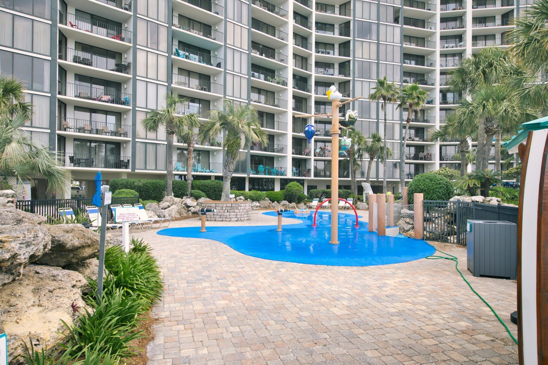 EDGEWATER GOLF VILLAS IV - Residential