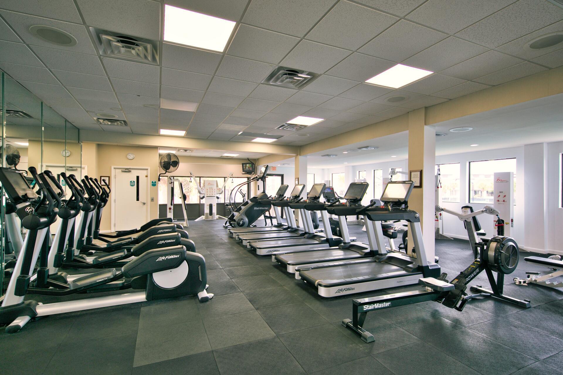 EDGEWATER GOLF VILLAS IV - Residential