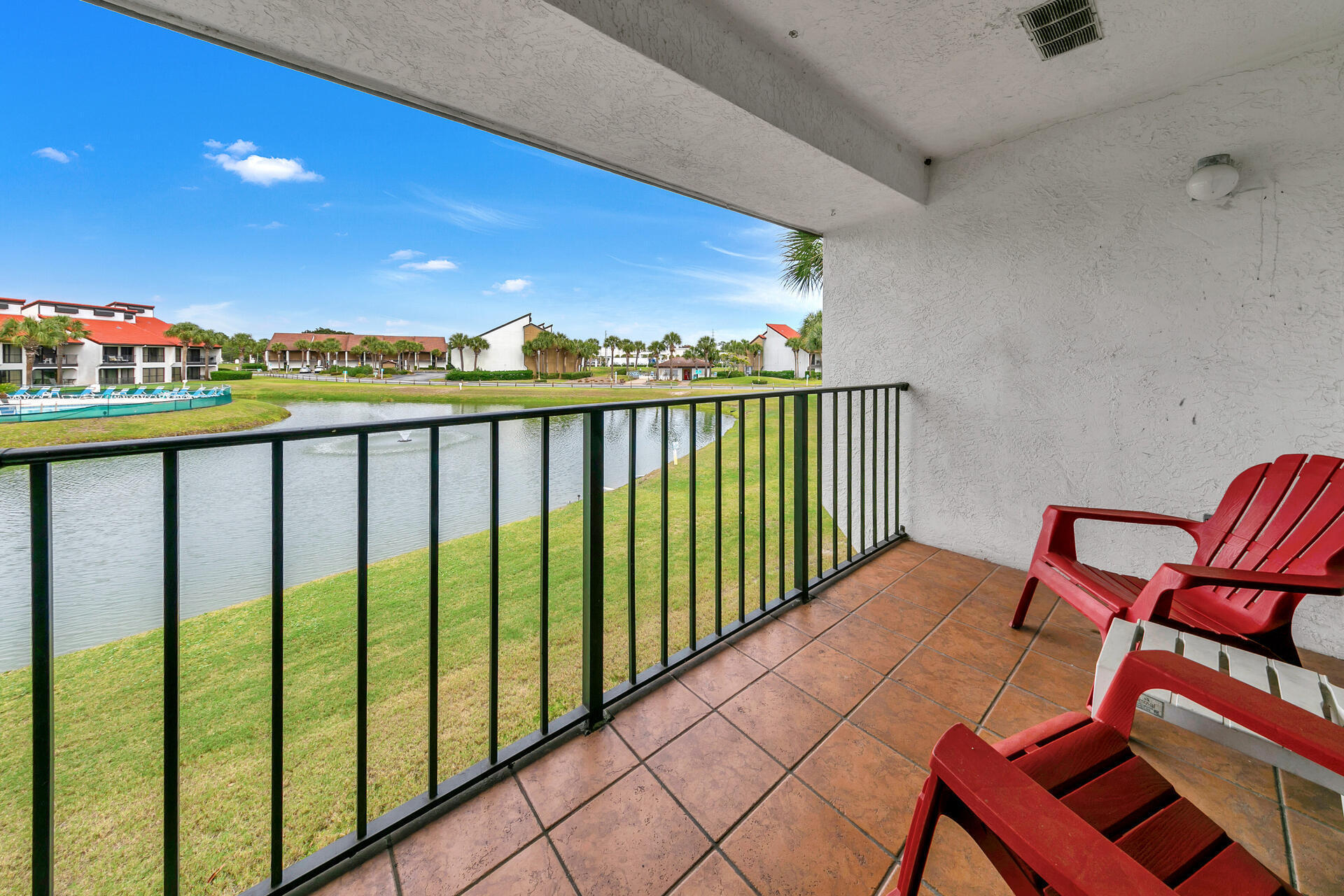 EDGEWATER GOLF VILLAS IV - Residential