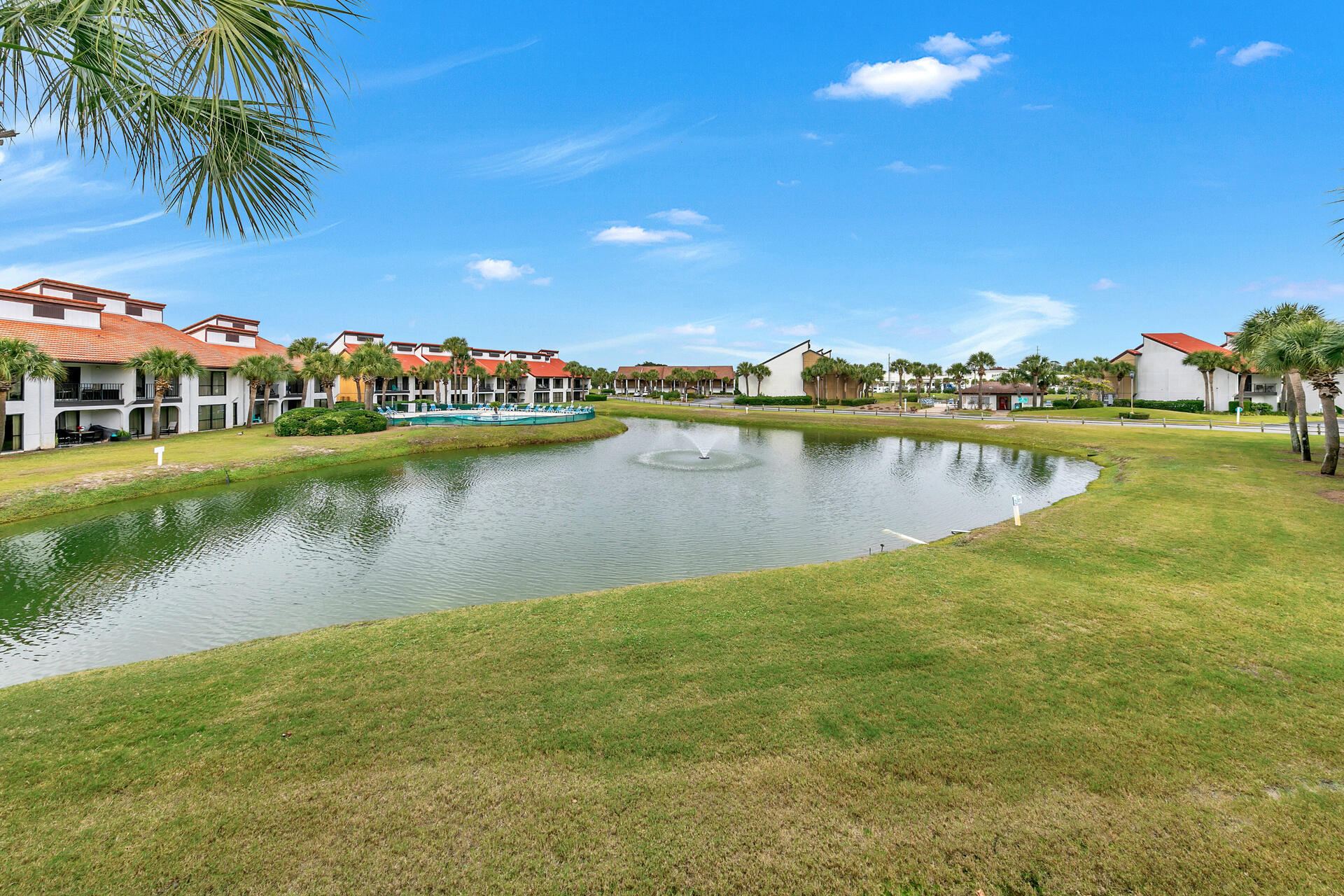 EDGEWATER GOLF VILLAS IV - Residential