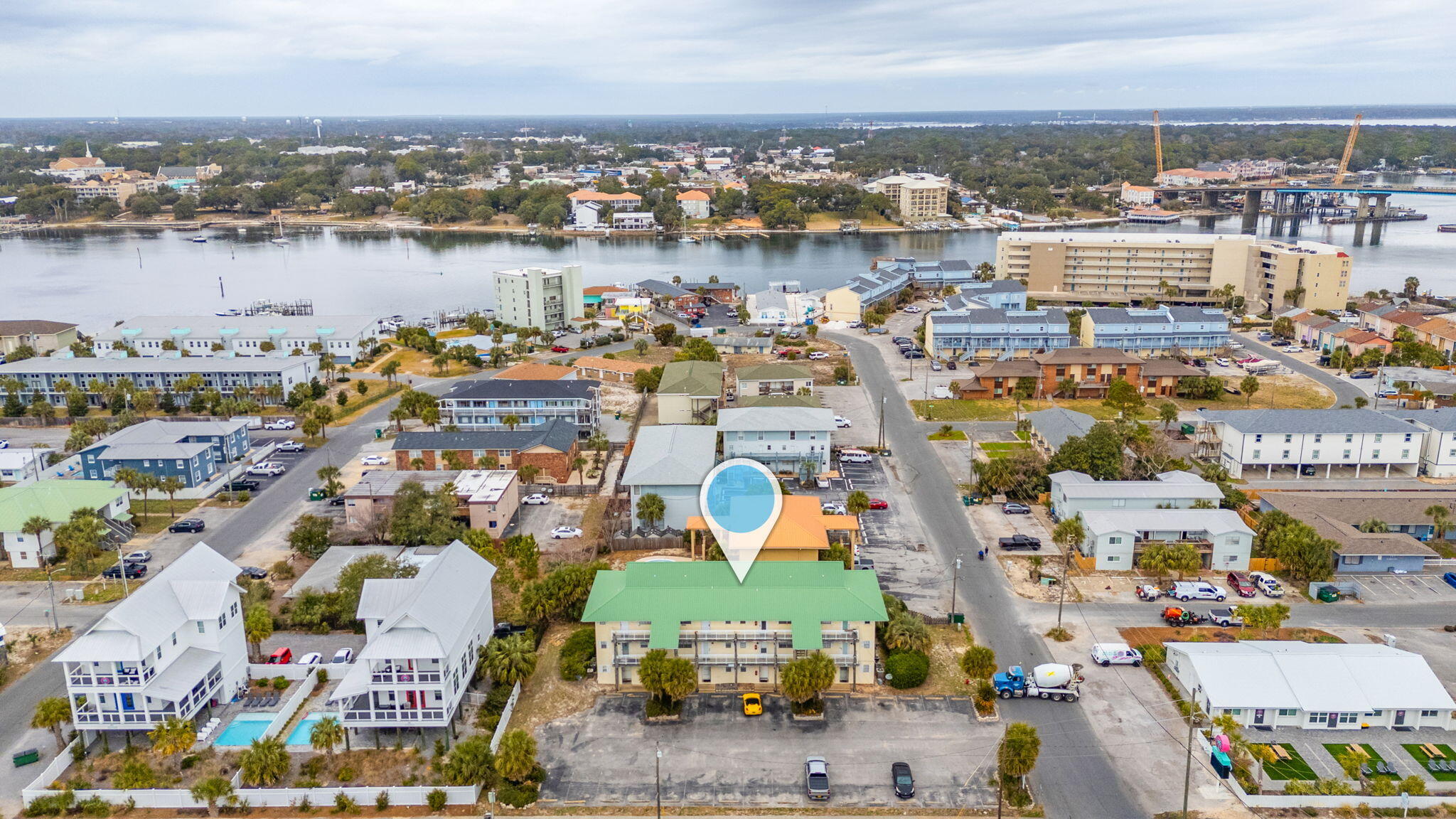 ISLAND WIND CONDO - Residential