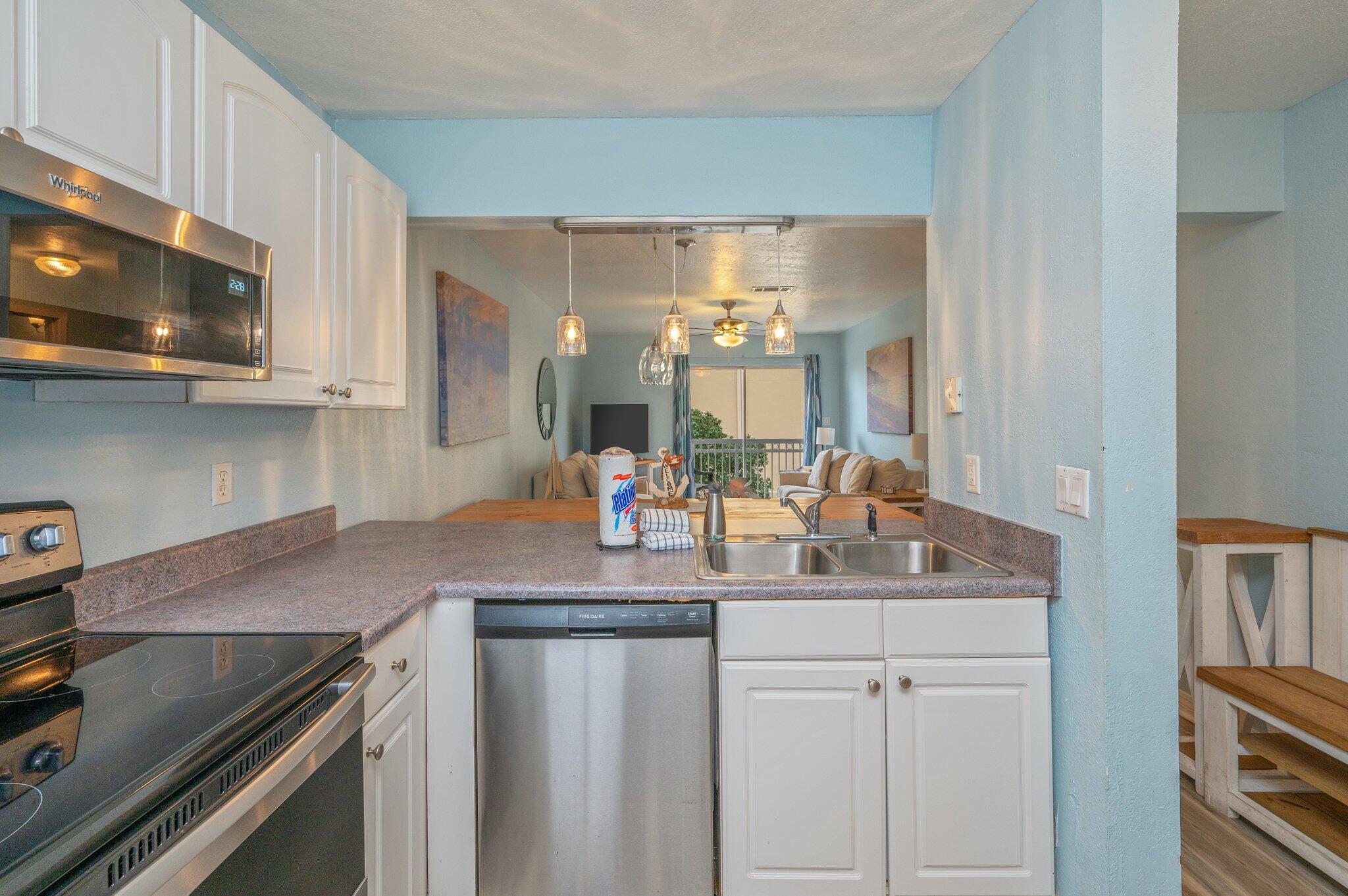 ISLAND WIND CONDO - Residential