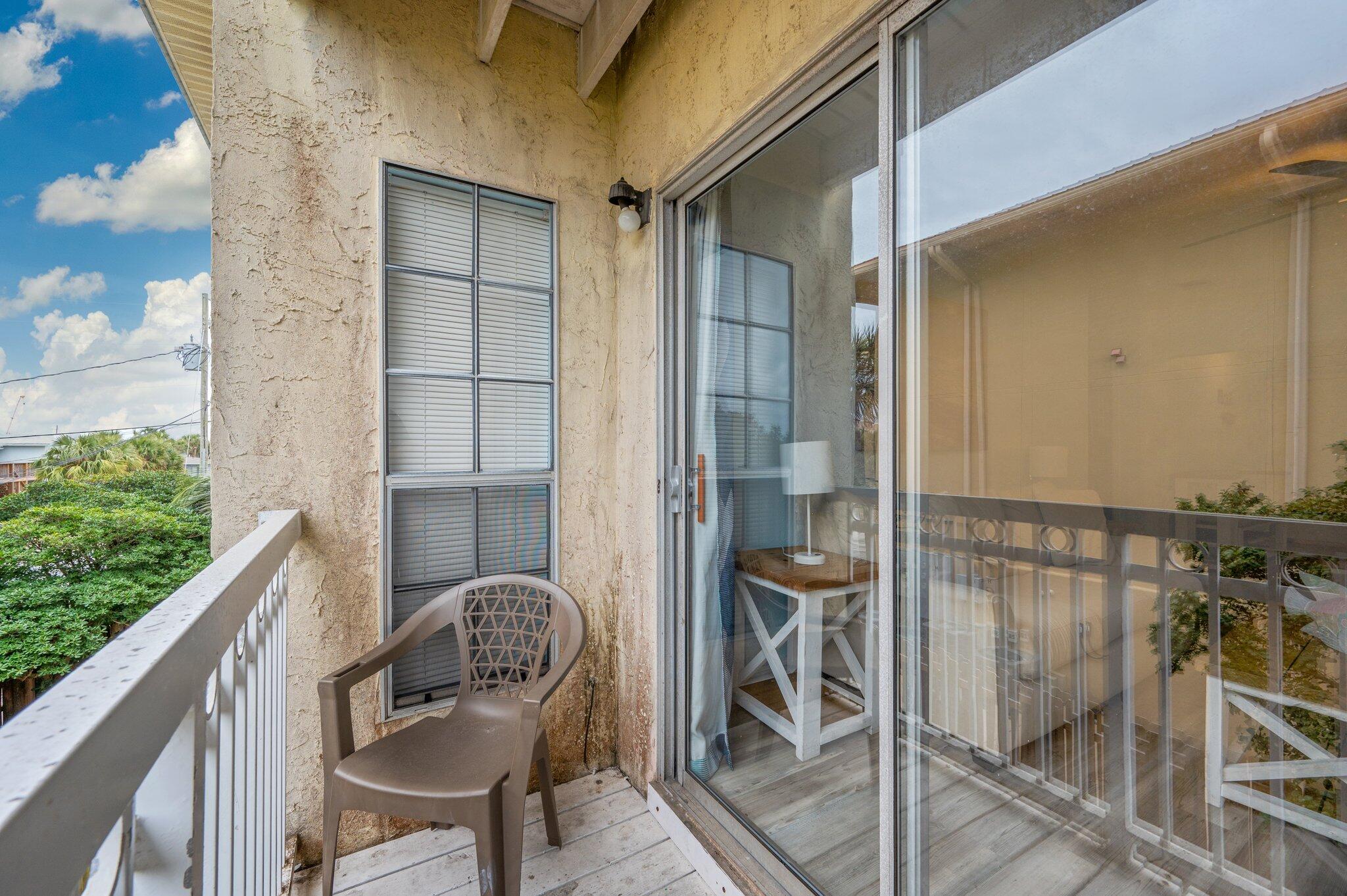 ISLAND WIND CONDO - Residential