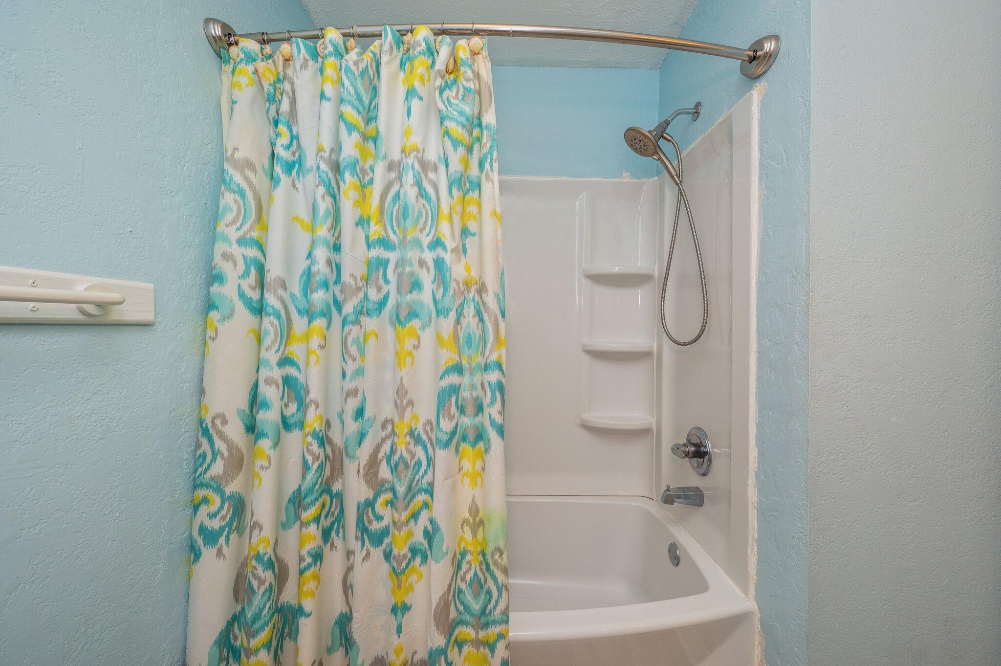 ISLAND WIND CONDO - Residential