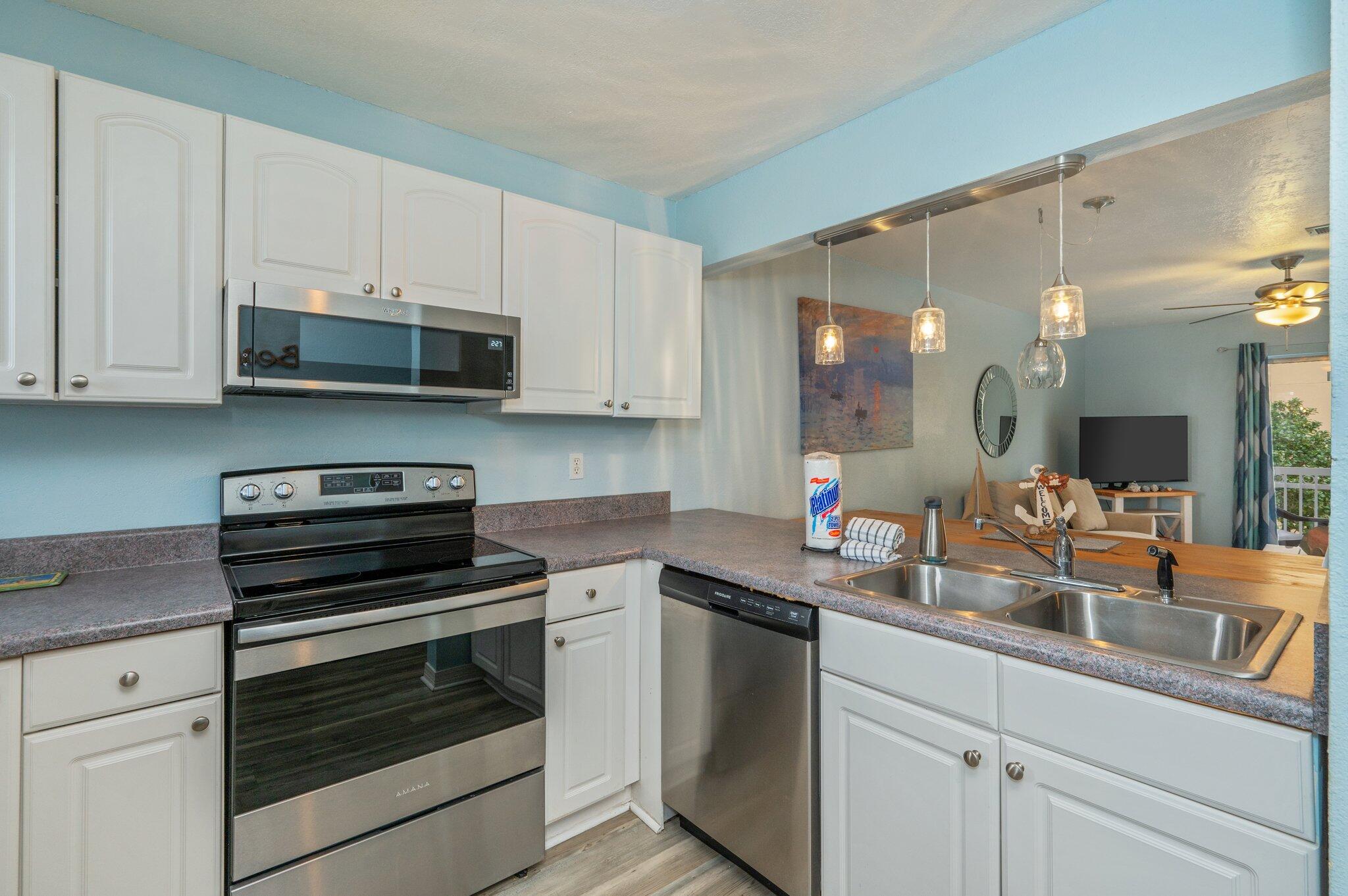 ISLAND WIND CONDO - Residential