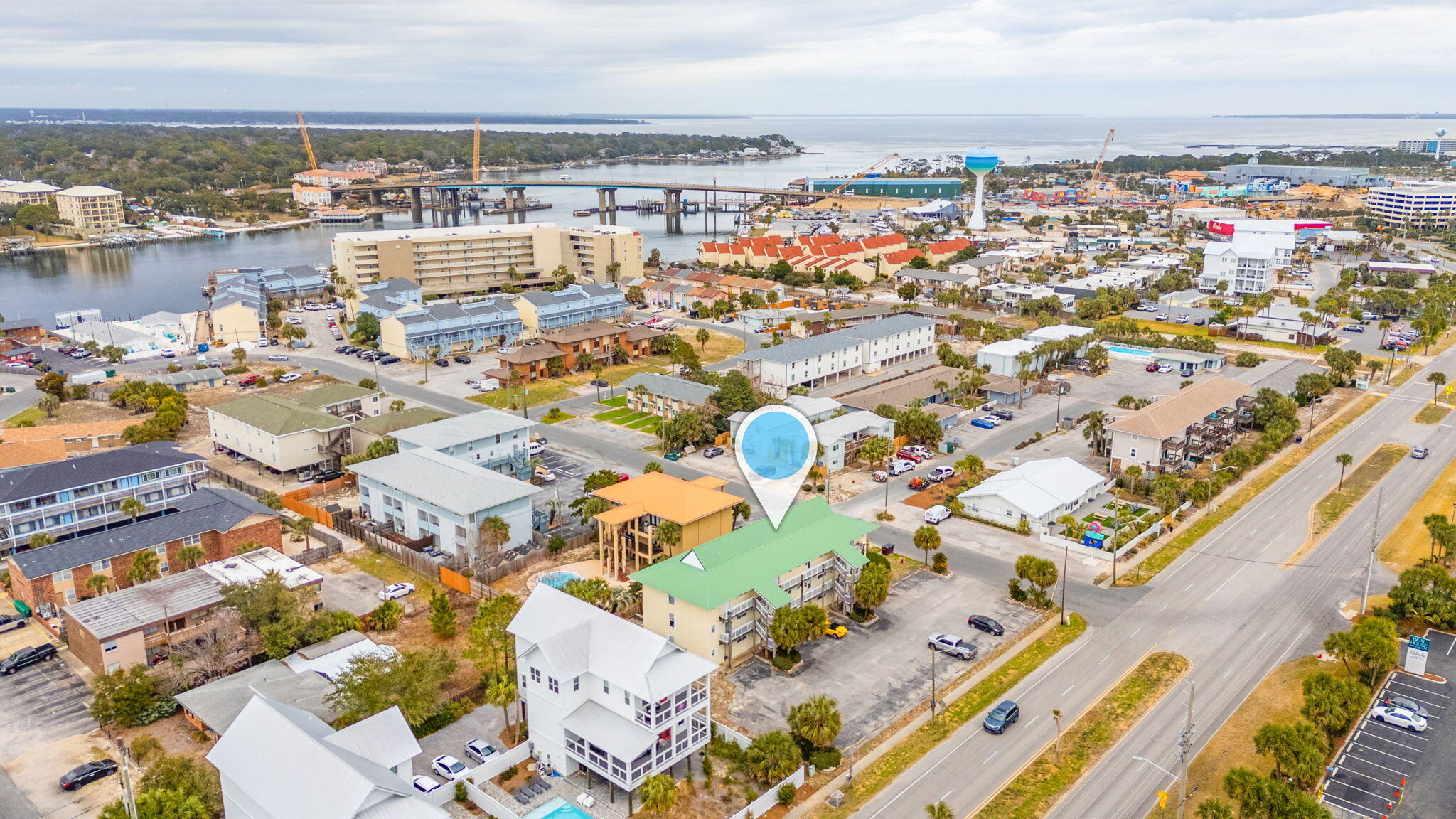 ISLAND WIND CONDO - Residential