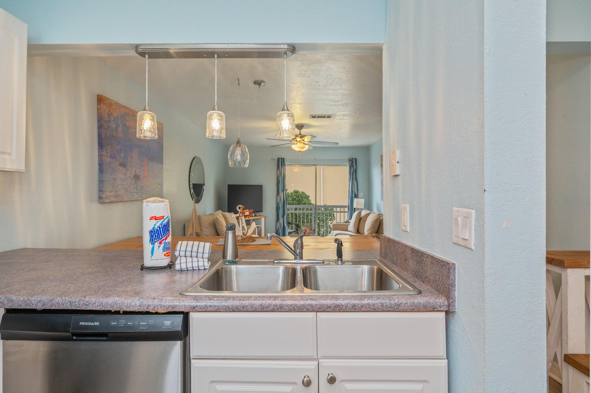 ISLAND WIND CONDO - Residential