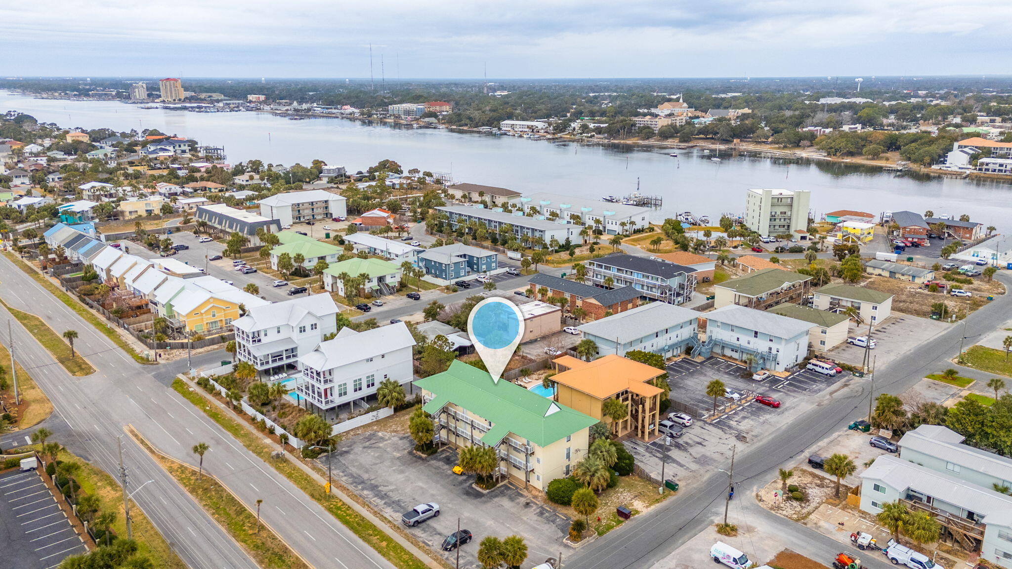 ISLAND WIND CONDO - Residential