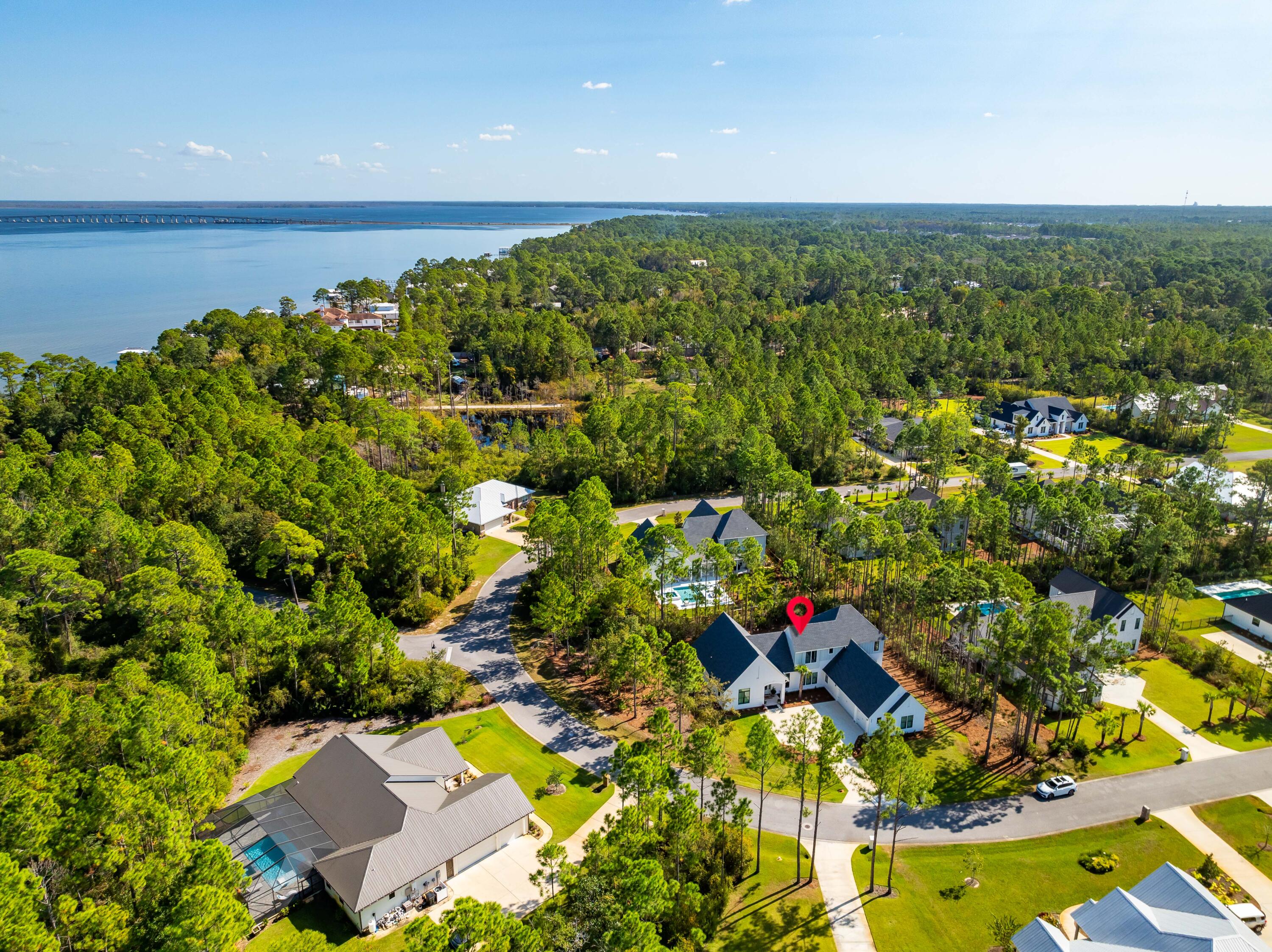 SECLUSION BAY - Residential