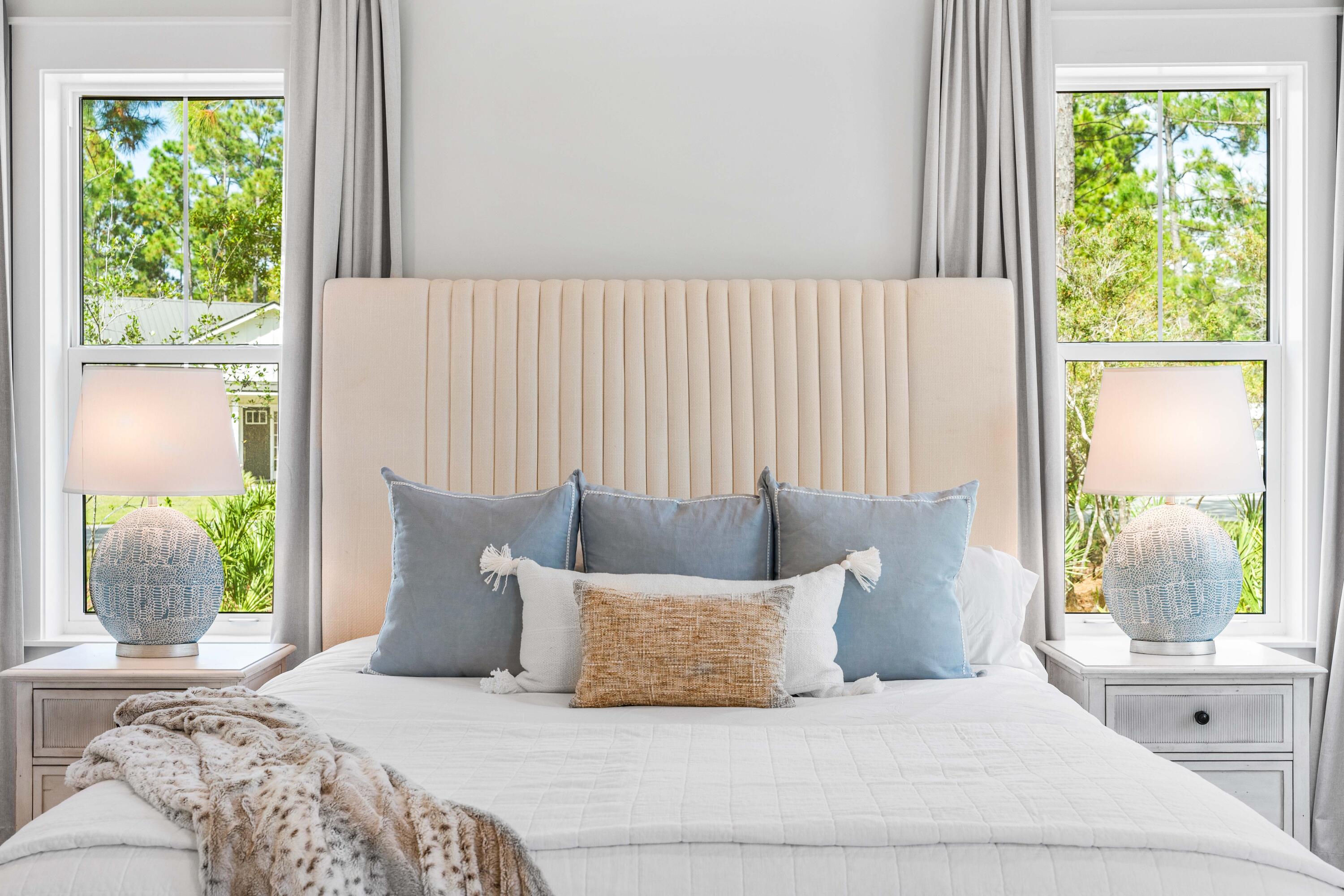 SECLUSION BAY - Residential