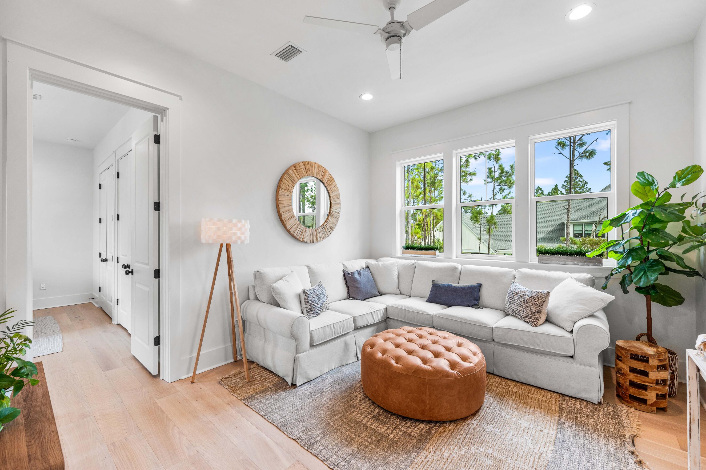 SECLUSION BAY - Residential