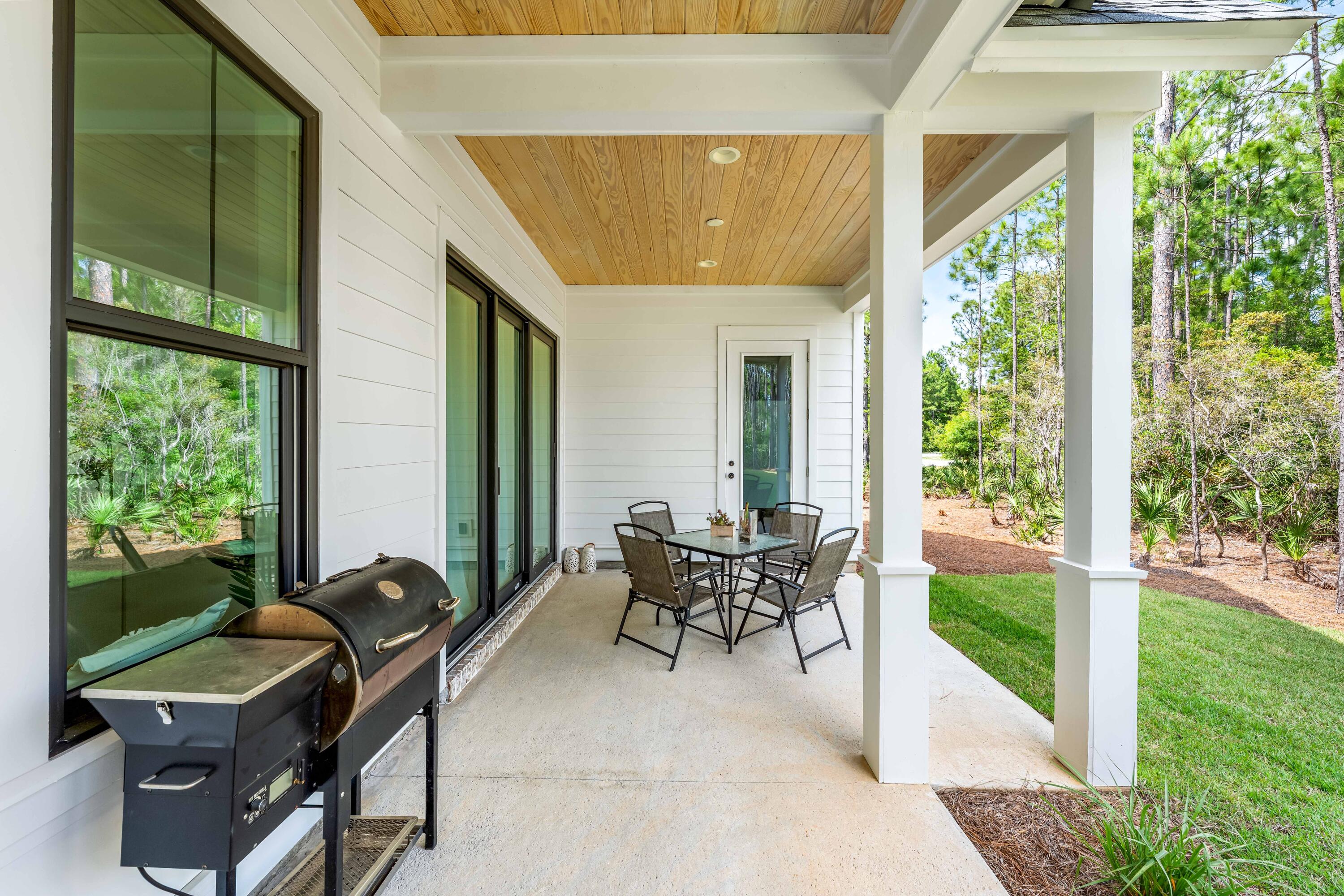 SECLUSION BAY - Residential