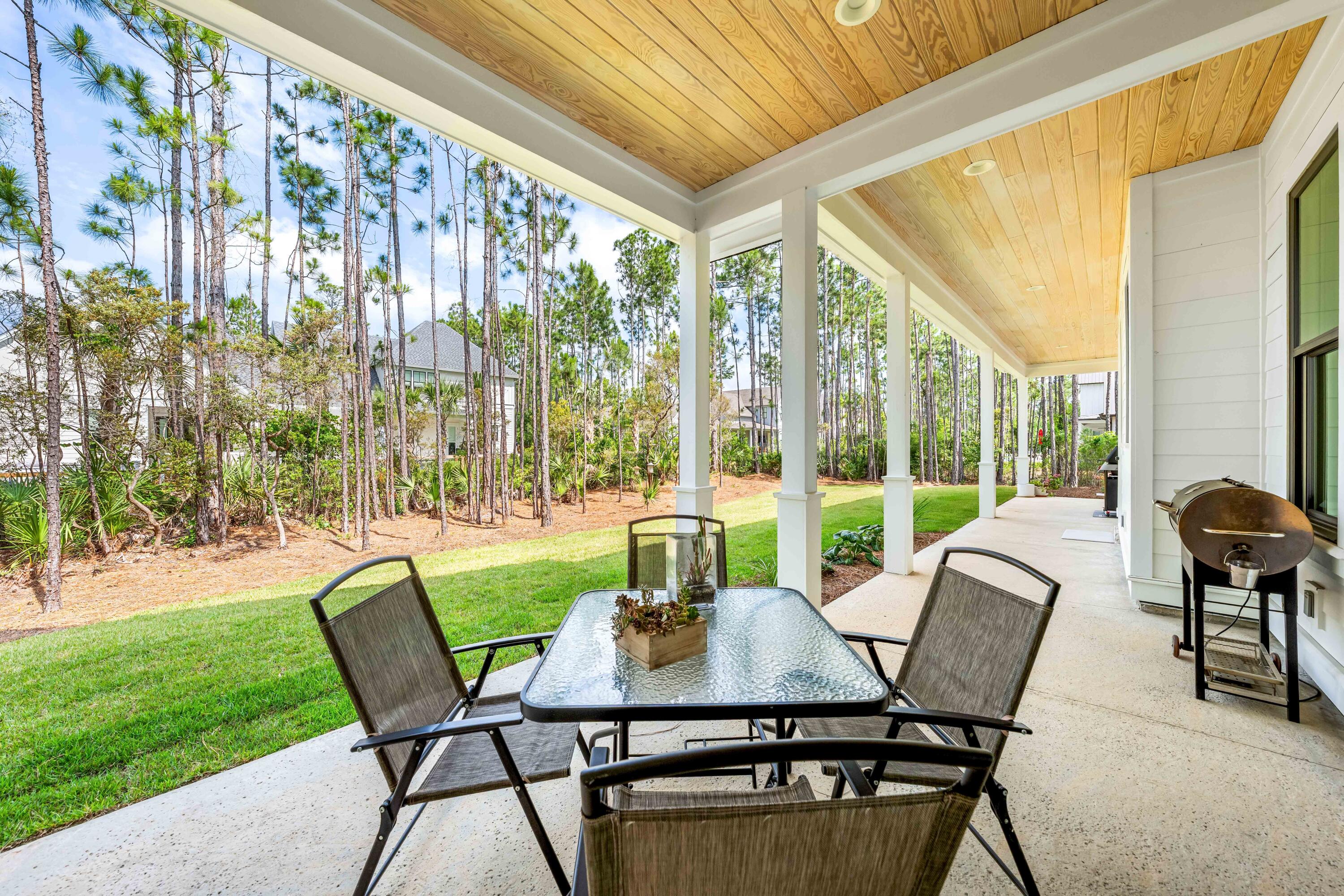 SECLUSION BAY - Residential