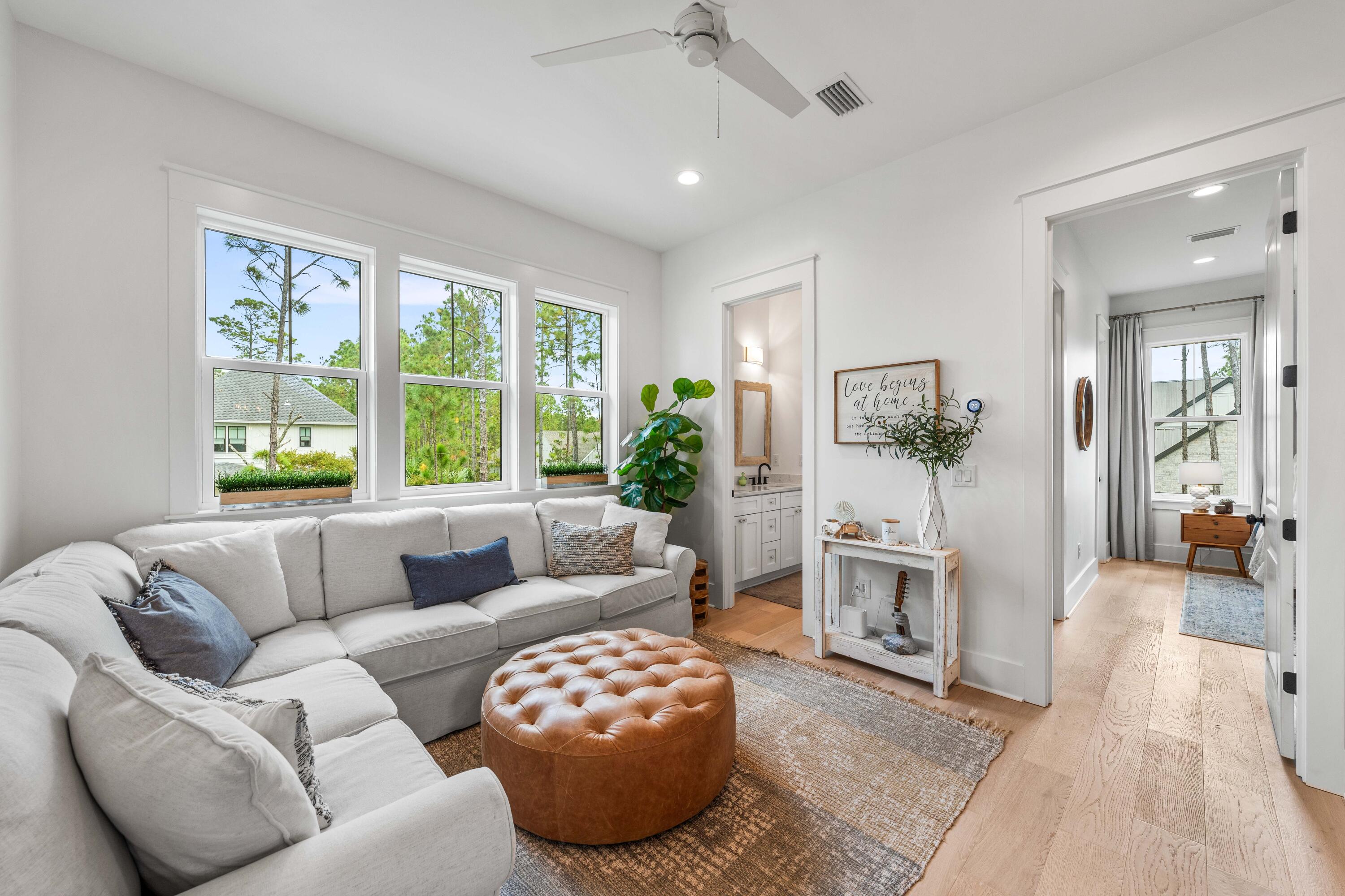 SECLUSION BAY - Residential