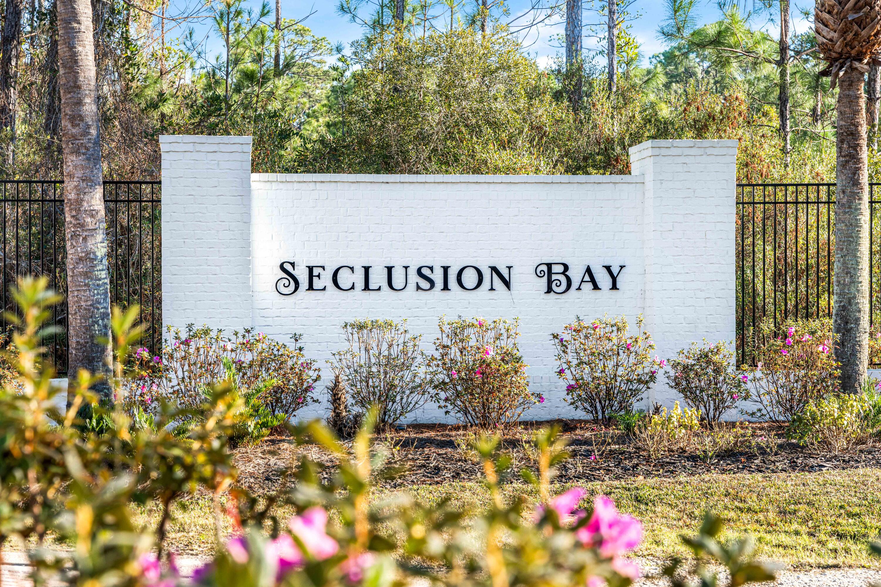 SECLUSION BAY - Residential